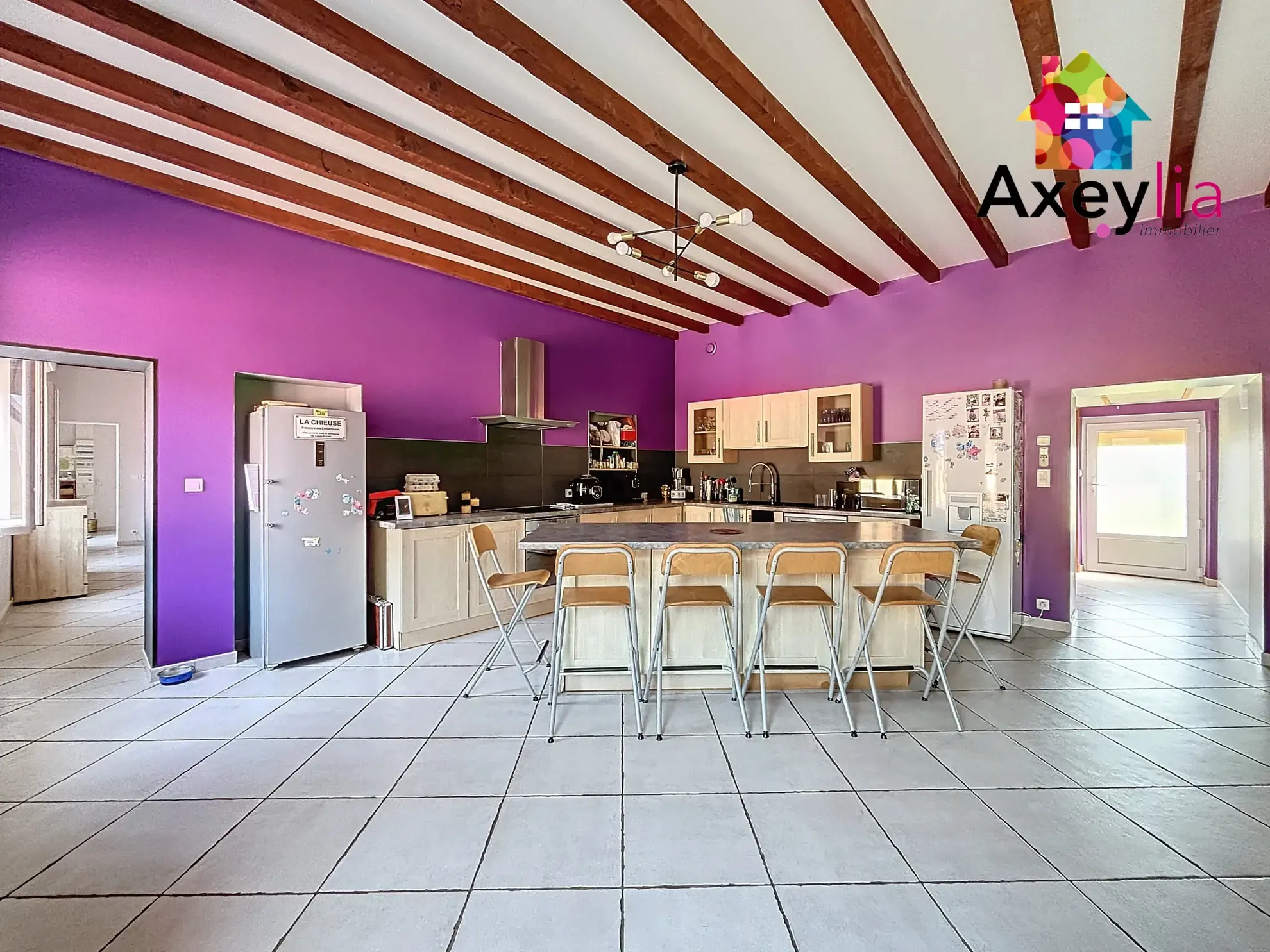 Maison familiale rénovée avec piscine et dépendances à Marcigny (71) 