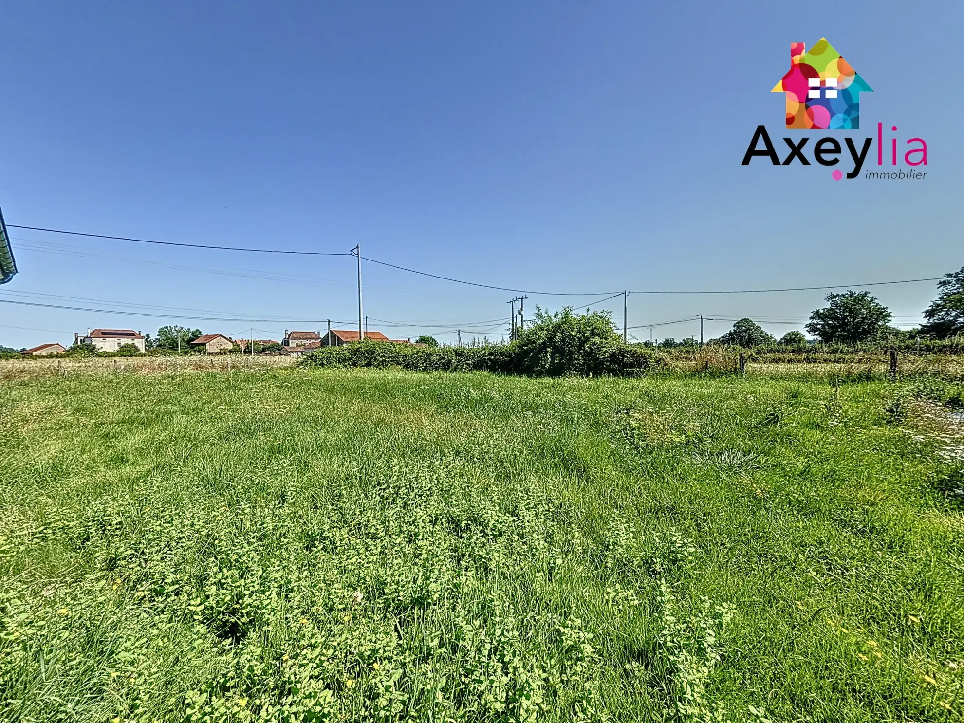 Maison familiale rénovée avec piscine et dépendances à Marcigny (71) 