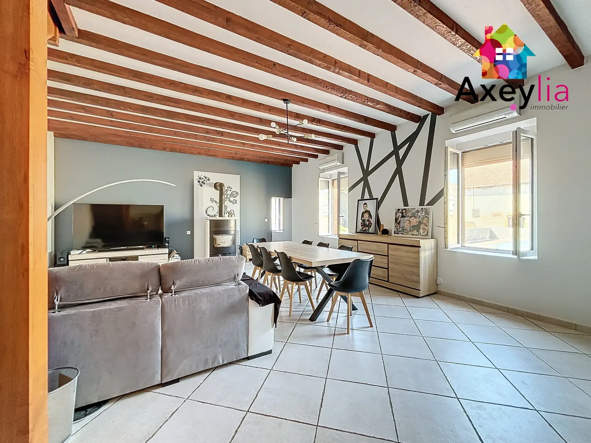 Maison familiale rénovée avec piscine et dépendances à Marcigny (71) 