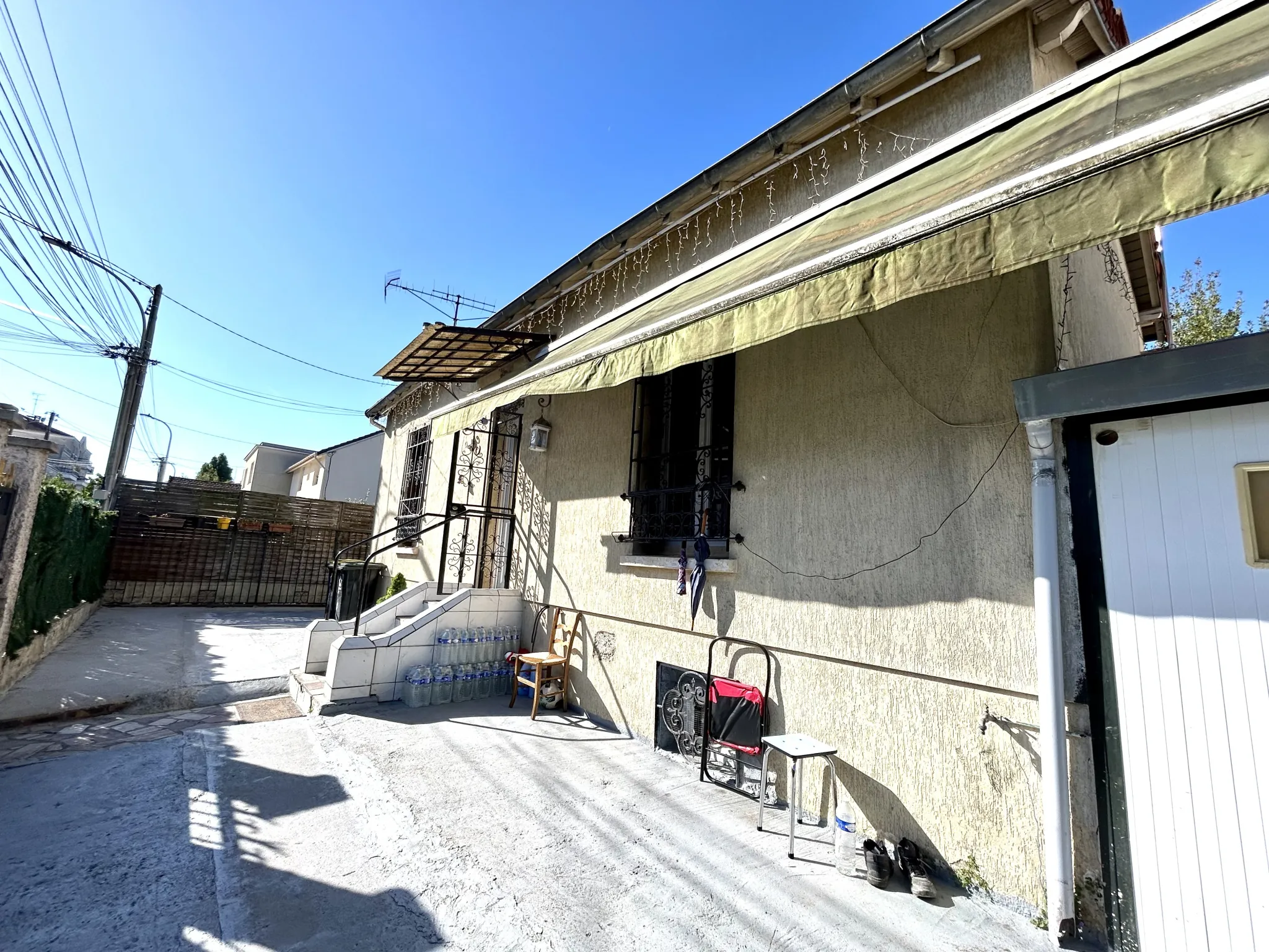 Maison de plain-pied avec dépendance et jardin à Blanc-Mesnil centre-ville 