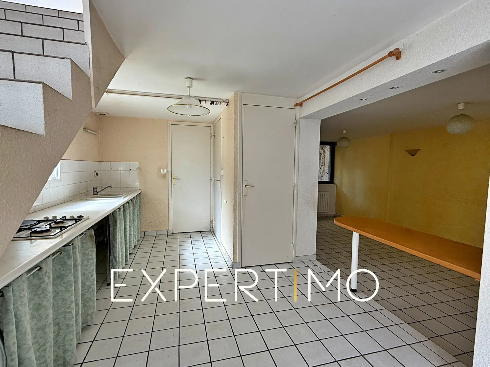 Maison avec hangar de 120 m² à Clermont-Ferrand, quartier Vallières, idéal pour projets professionnels ou personnels 