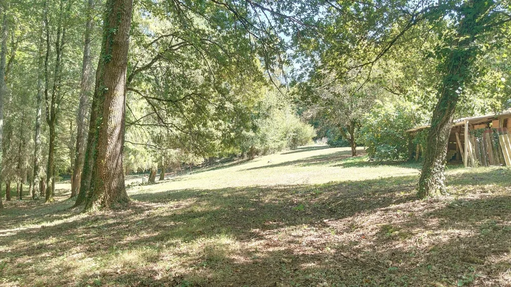 Authentique maison lotoise de 135 m² avec grange sur 2 hectares à Montcabrier 