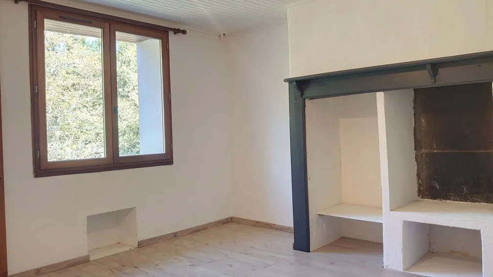 Authentique maison lotoise de 135 m² avec grange sur 2 hectares à Montcabrier 