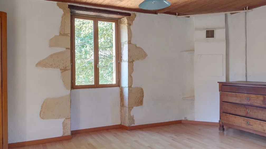 Authentique maison lotoise de 135 m² avec grange sur 2 hectares à Montcabrier 