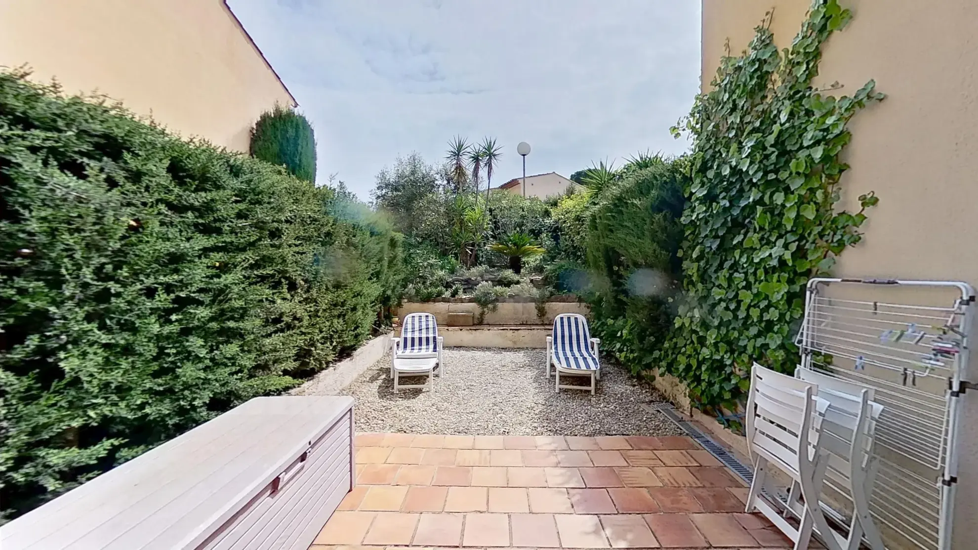 Terrain constructible de 1731 m² avec vue sur la Montagne Bourbonnaise à Saint-Pourcain-sur-Sioule 