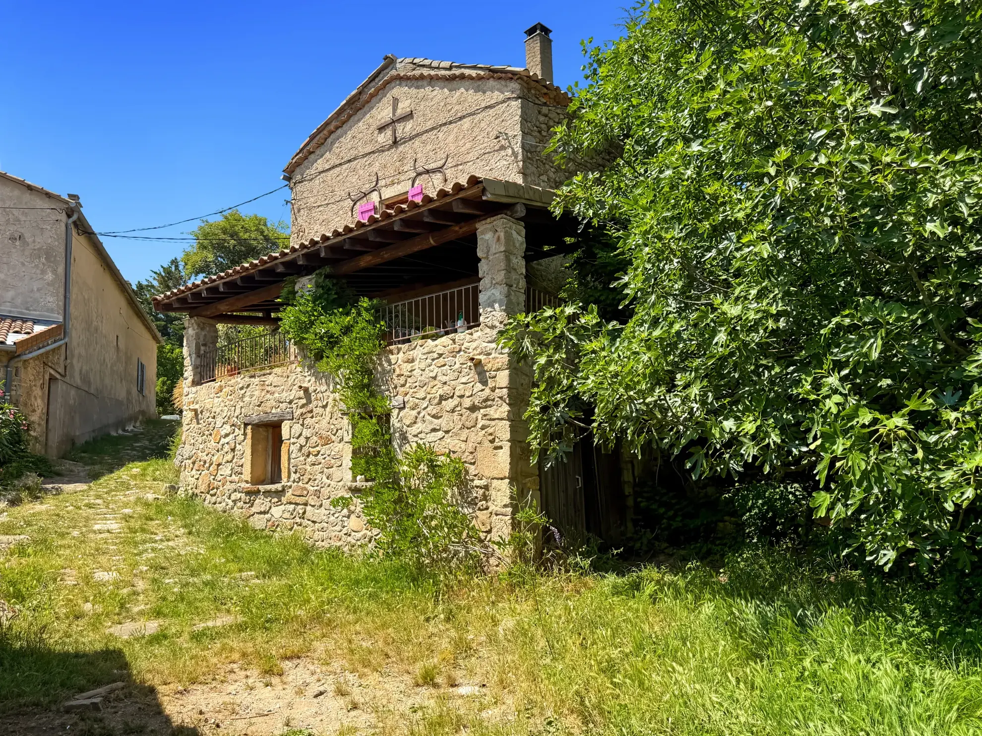 Charmante maison en pierre avec terrasse et jardin à Lentillères, Ardèche 