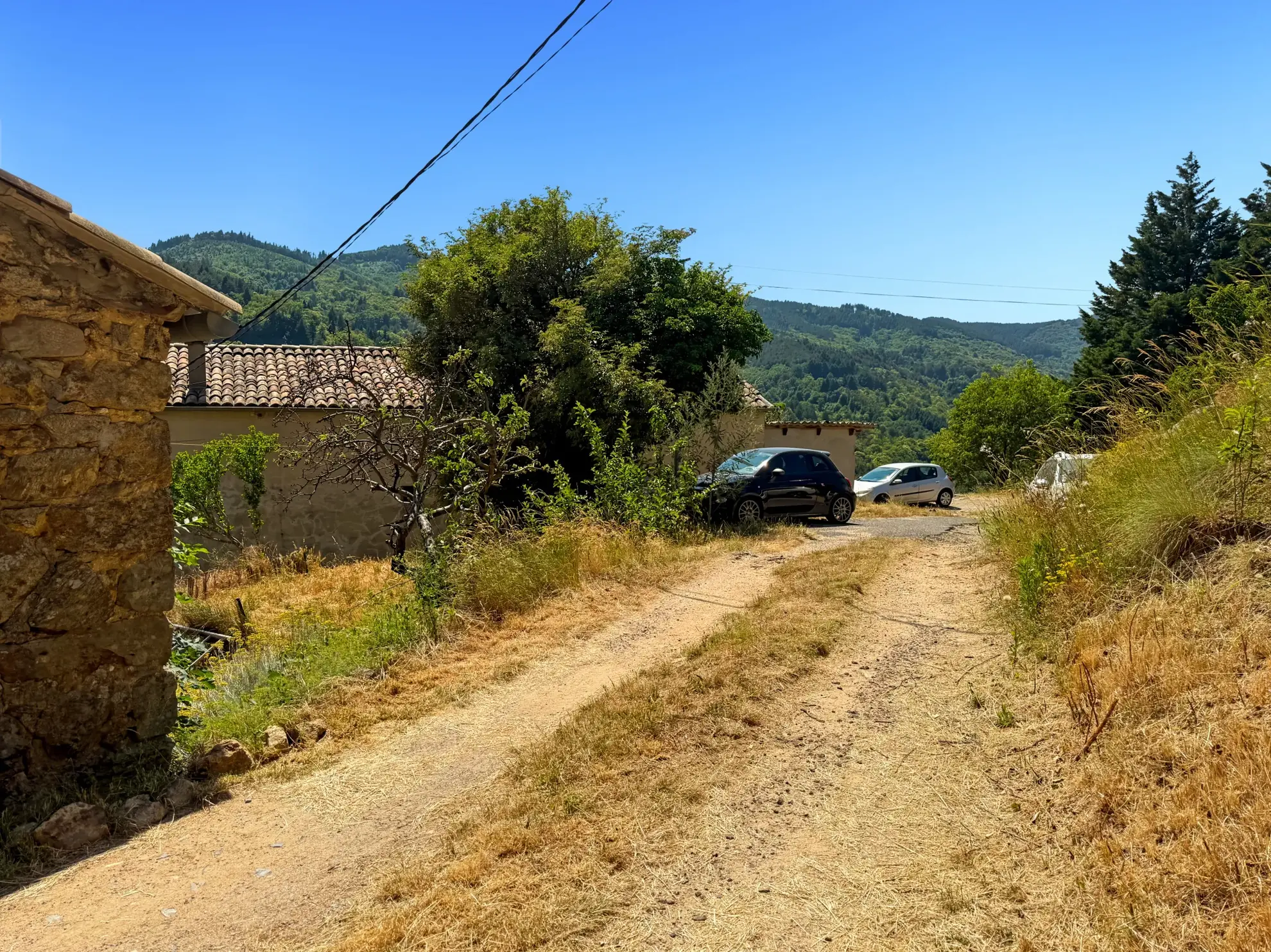 Charmante maison en pierre avec terrasse et jardin à Lentillères, Ardèche 