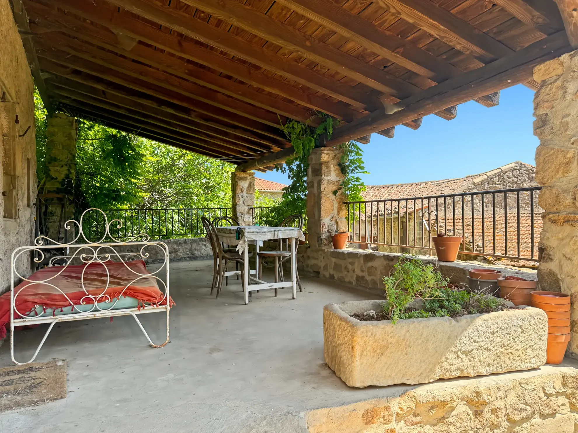Charmante maison en pierre avec terrasse et jardin à Lentillères, Ardèche 