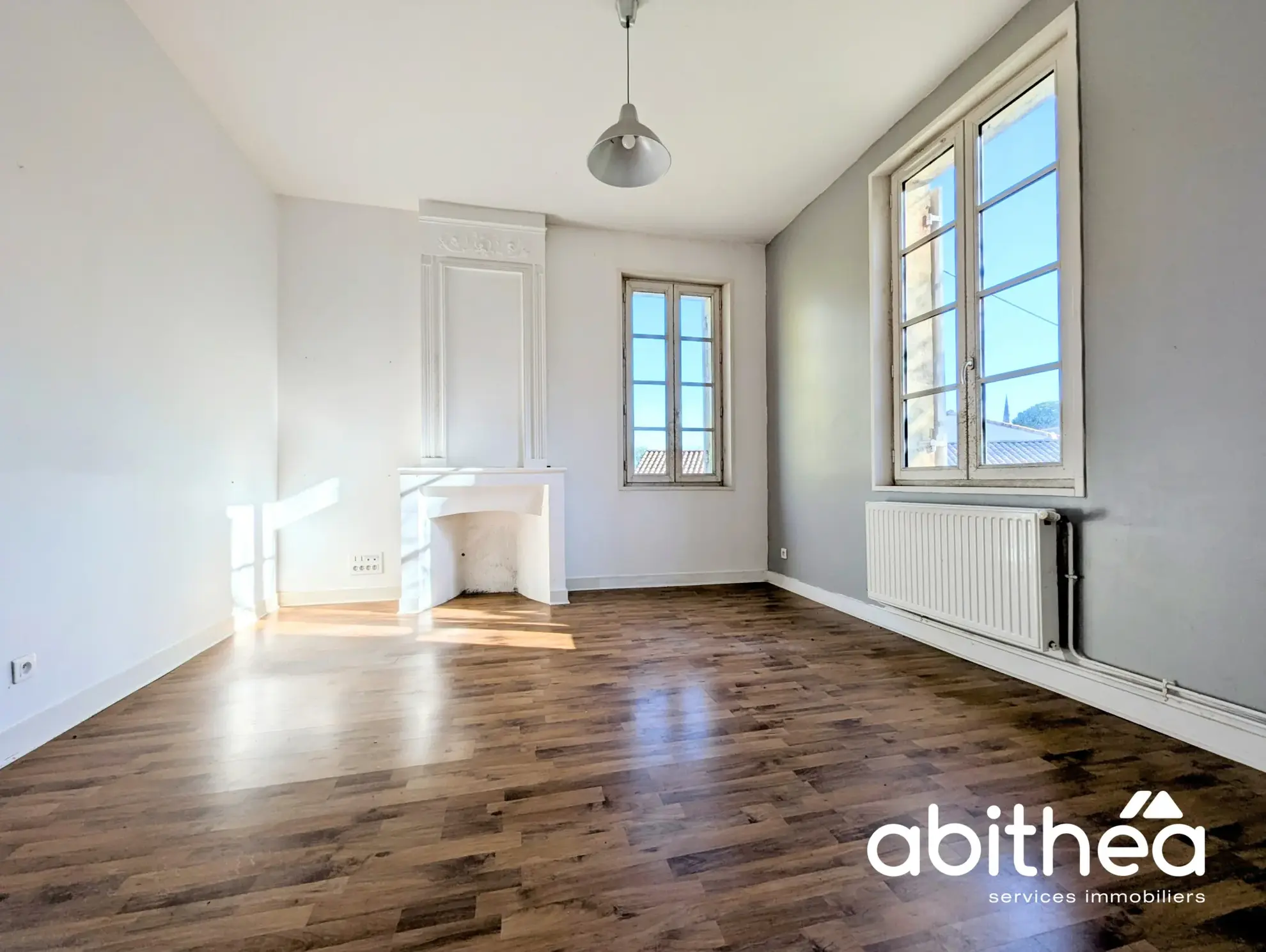 Ancien moulin en pierre à Branne - Charmante propriété avec terrain spacieux 