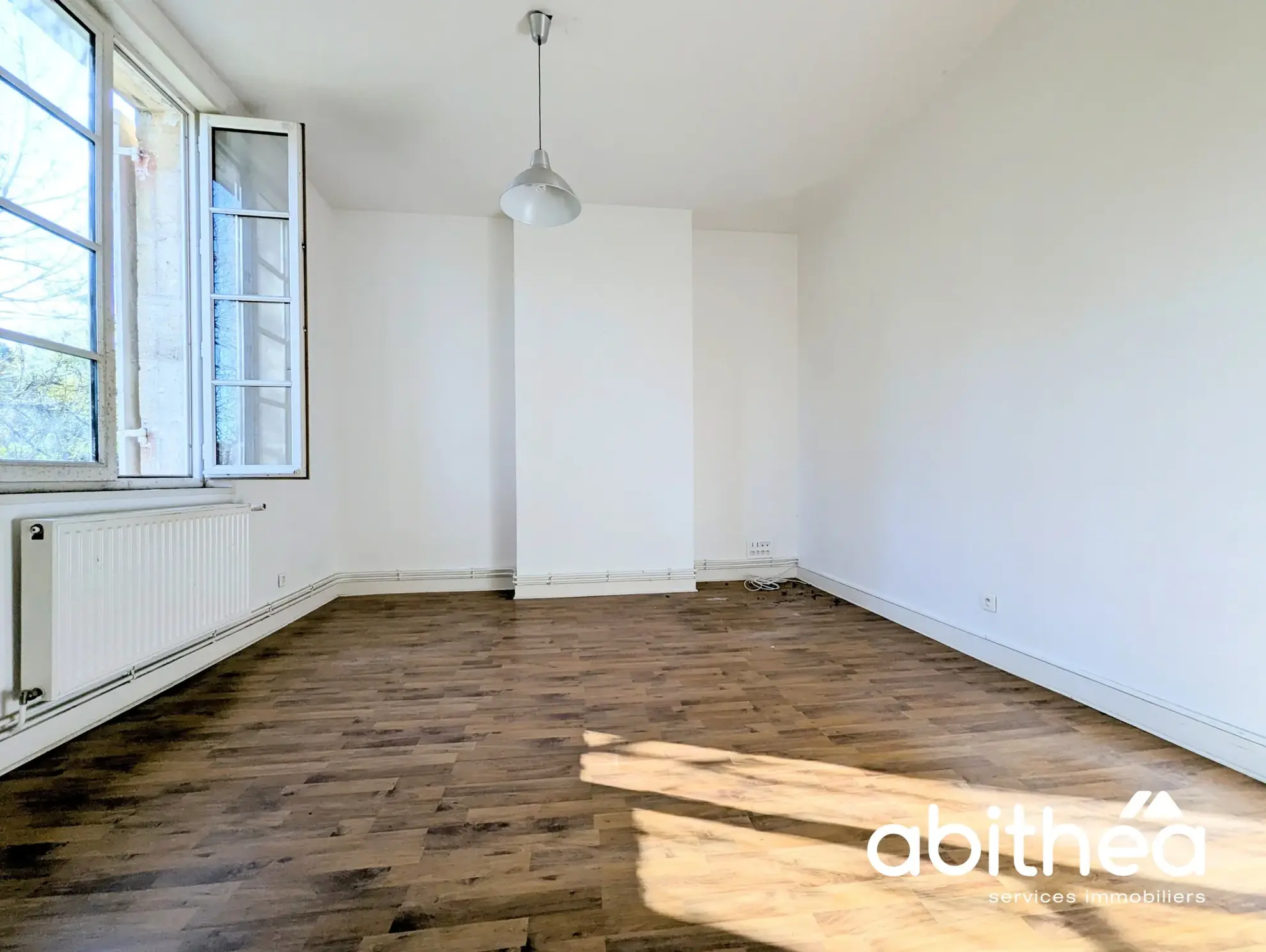 Ancien moulin en pierre à Branne - Charmante propriété avec terrain spacieux 