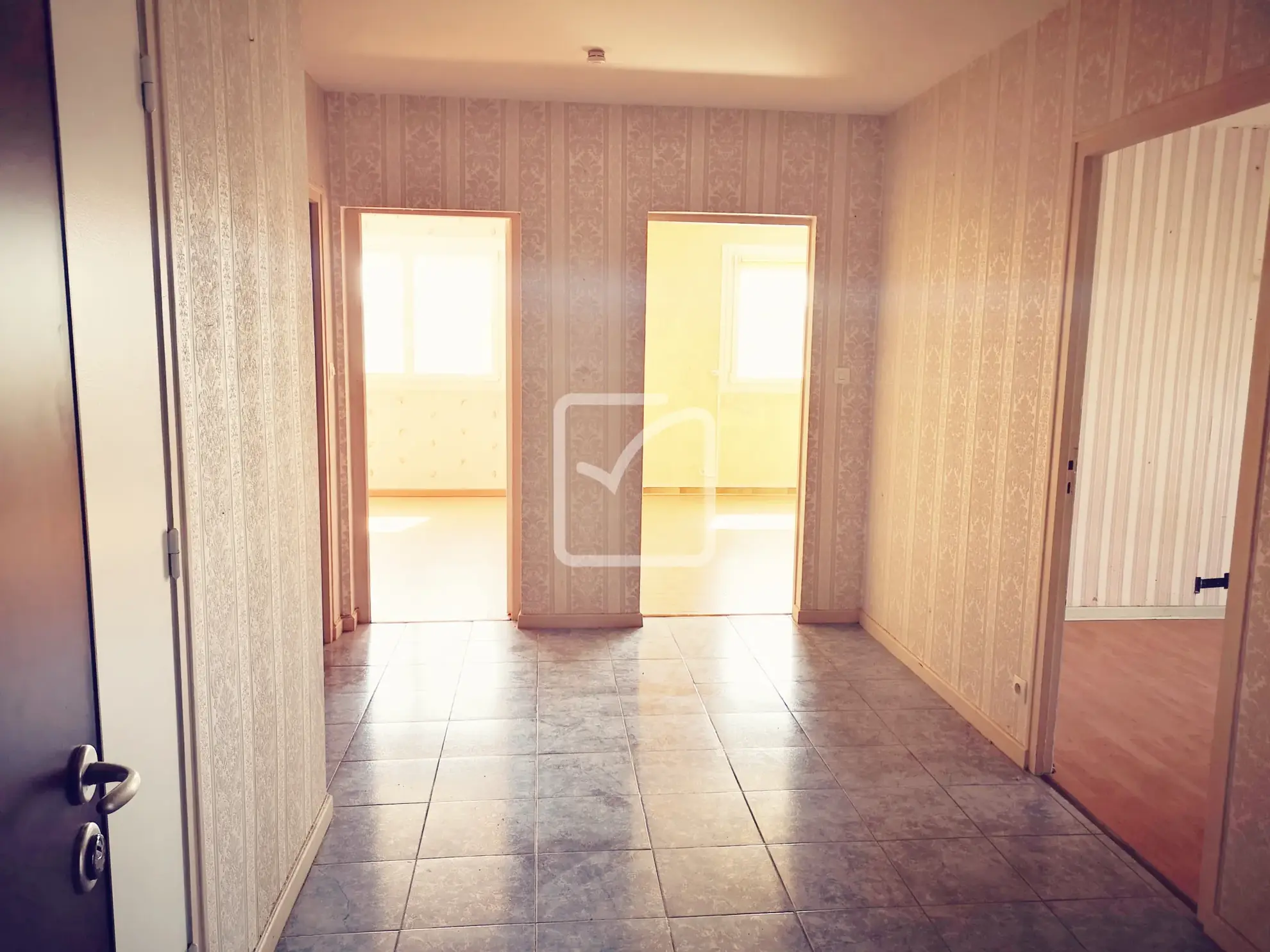 Appartement T4 avec balcon, garage et cave à Essey-lès-Nancy 