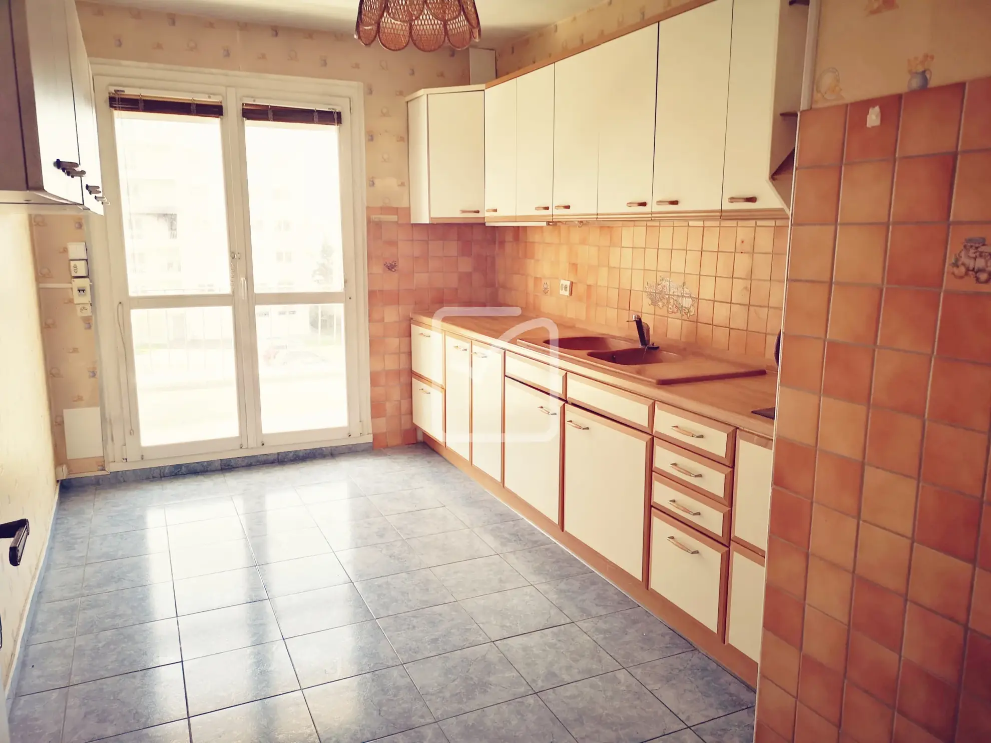 Appartement T4 avec balcon, garage et cave à Essey-lès-Nancy 