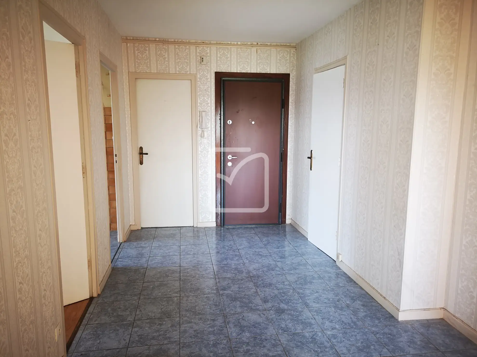 Appartement T4 avec balcon, garage et cave à Essey-lès-Nancy 