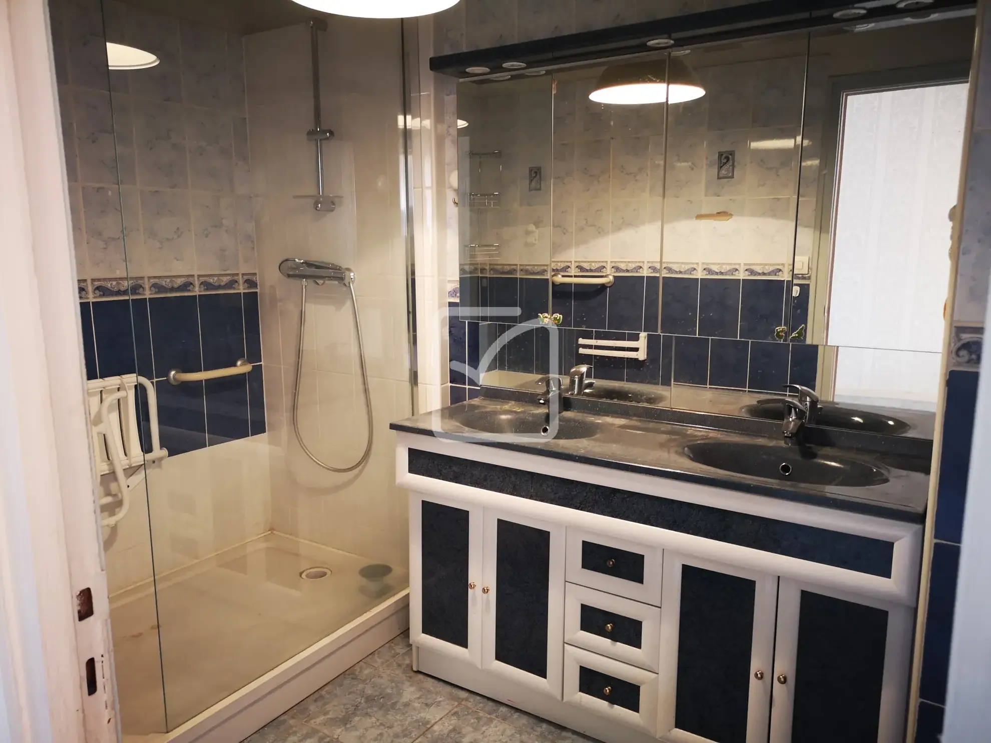 Appartement T4 avec balcon, garage et cave à Essey-lès-Nancy 