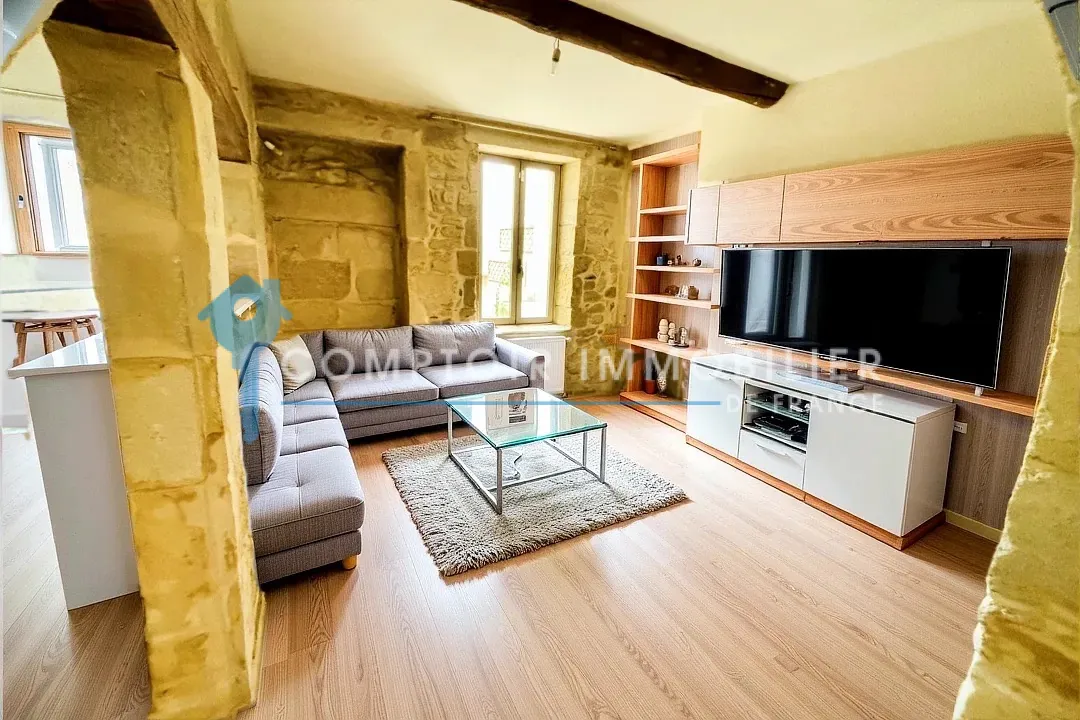 Maison de village rénovée de 140 m² avec cour intérieure à Mus 