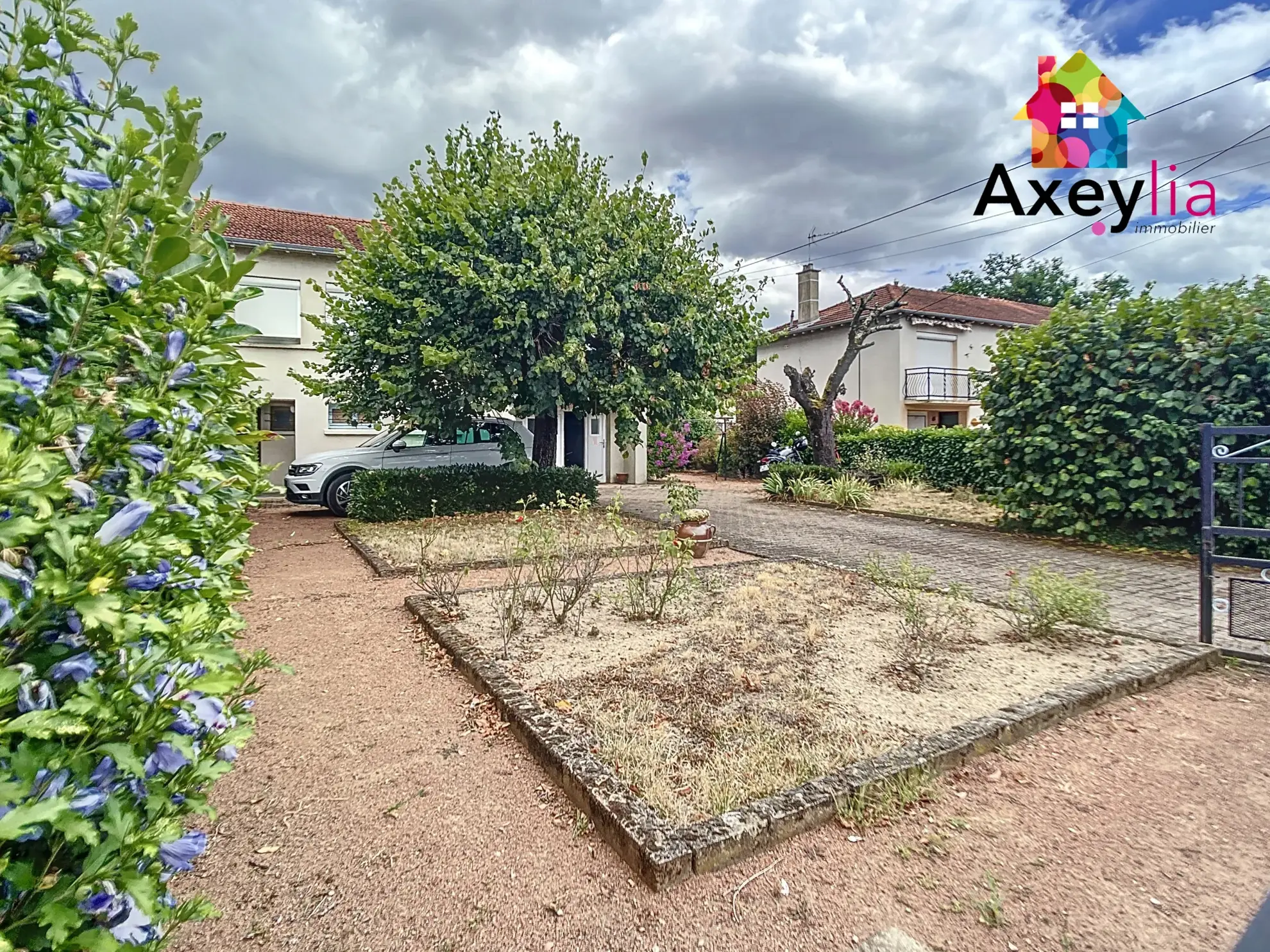 Maison à vendre à Mably avec 3 chambres, garage et jardin, secteur calme 
