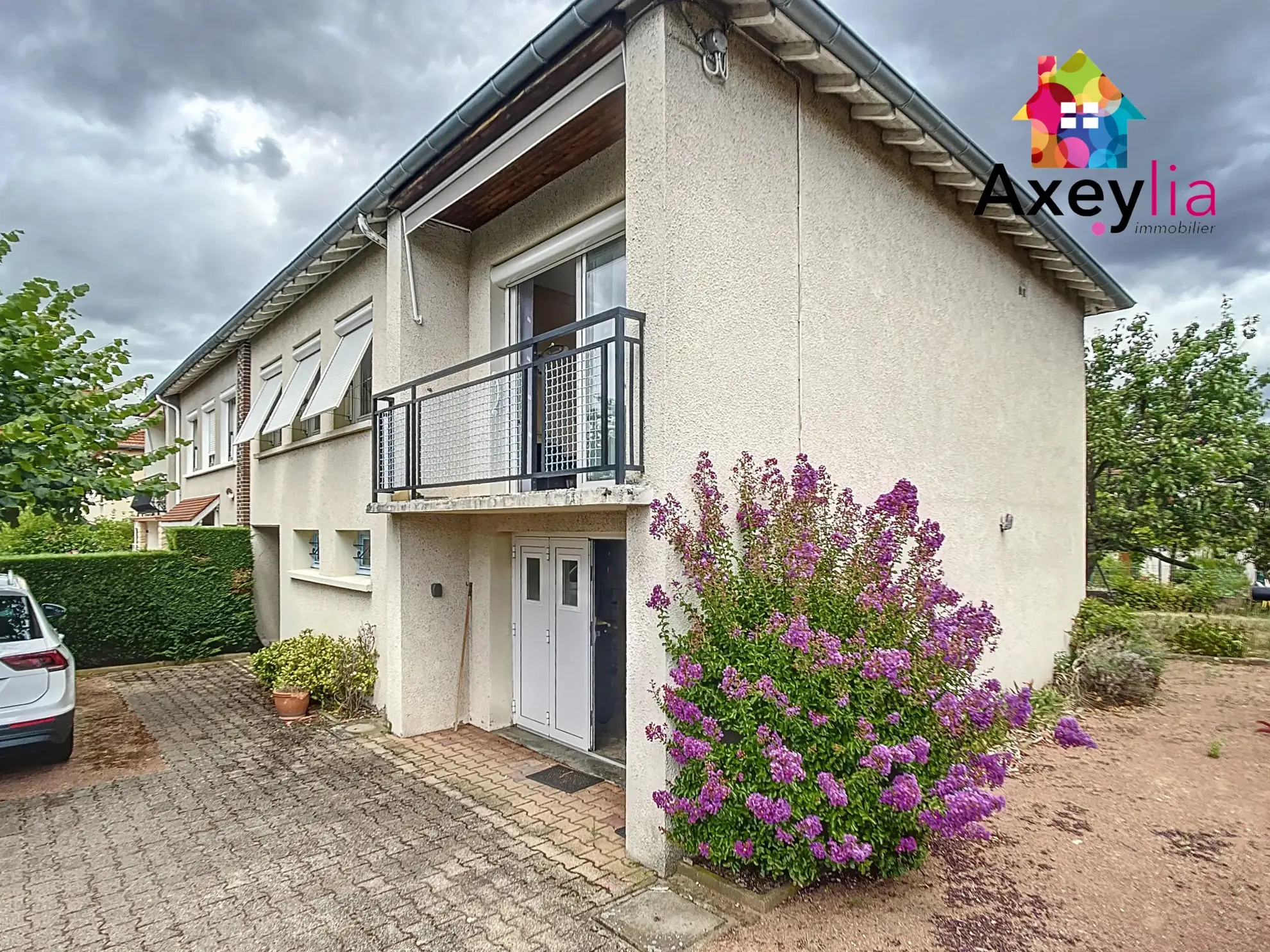 Maison à vendre à Mably avec 3 chambres, garage et jardin, secteur calme