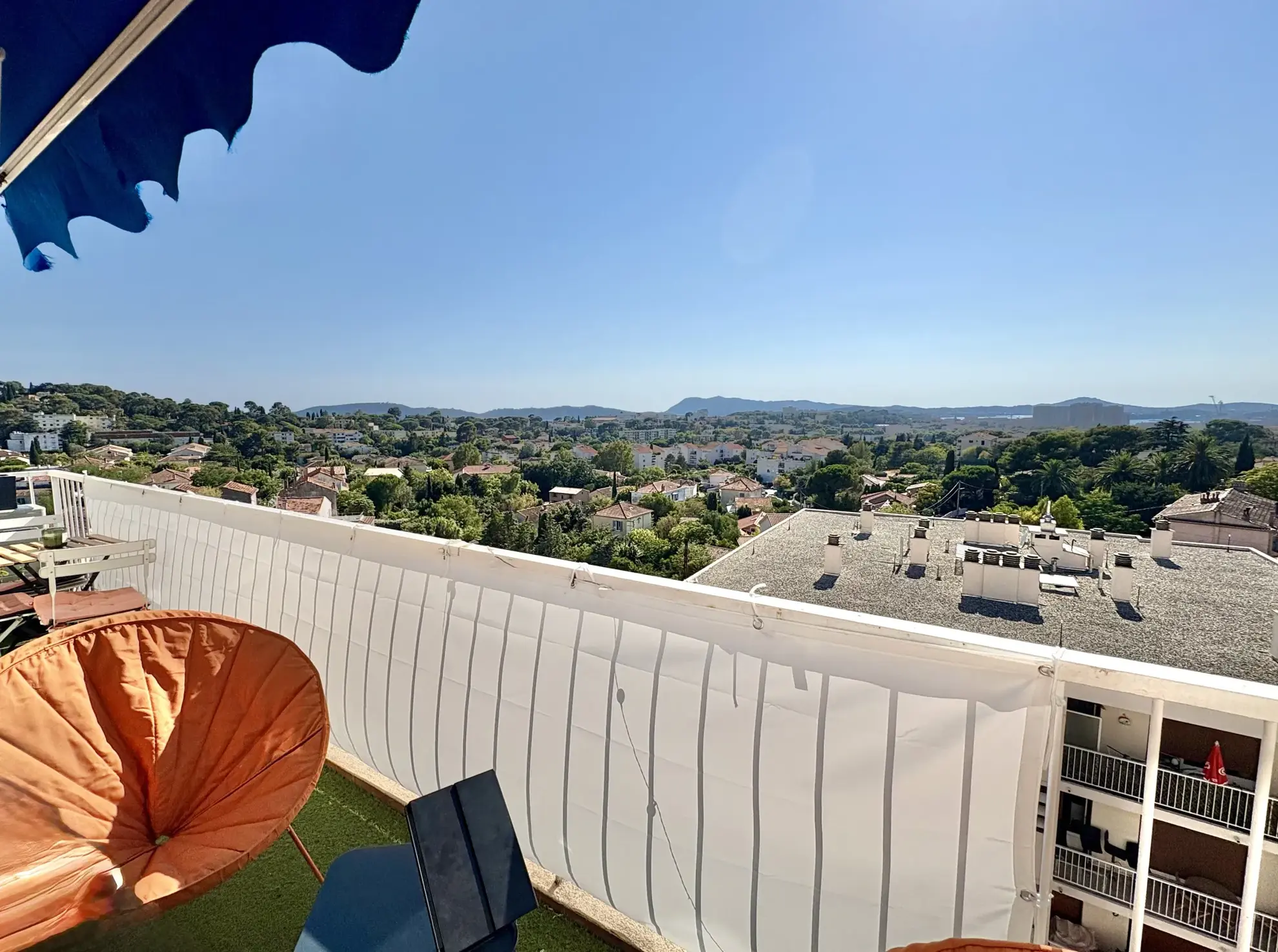 Appartement T4 avec Vue sur la Rade à Toulon - Quartier de la Serinette 