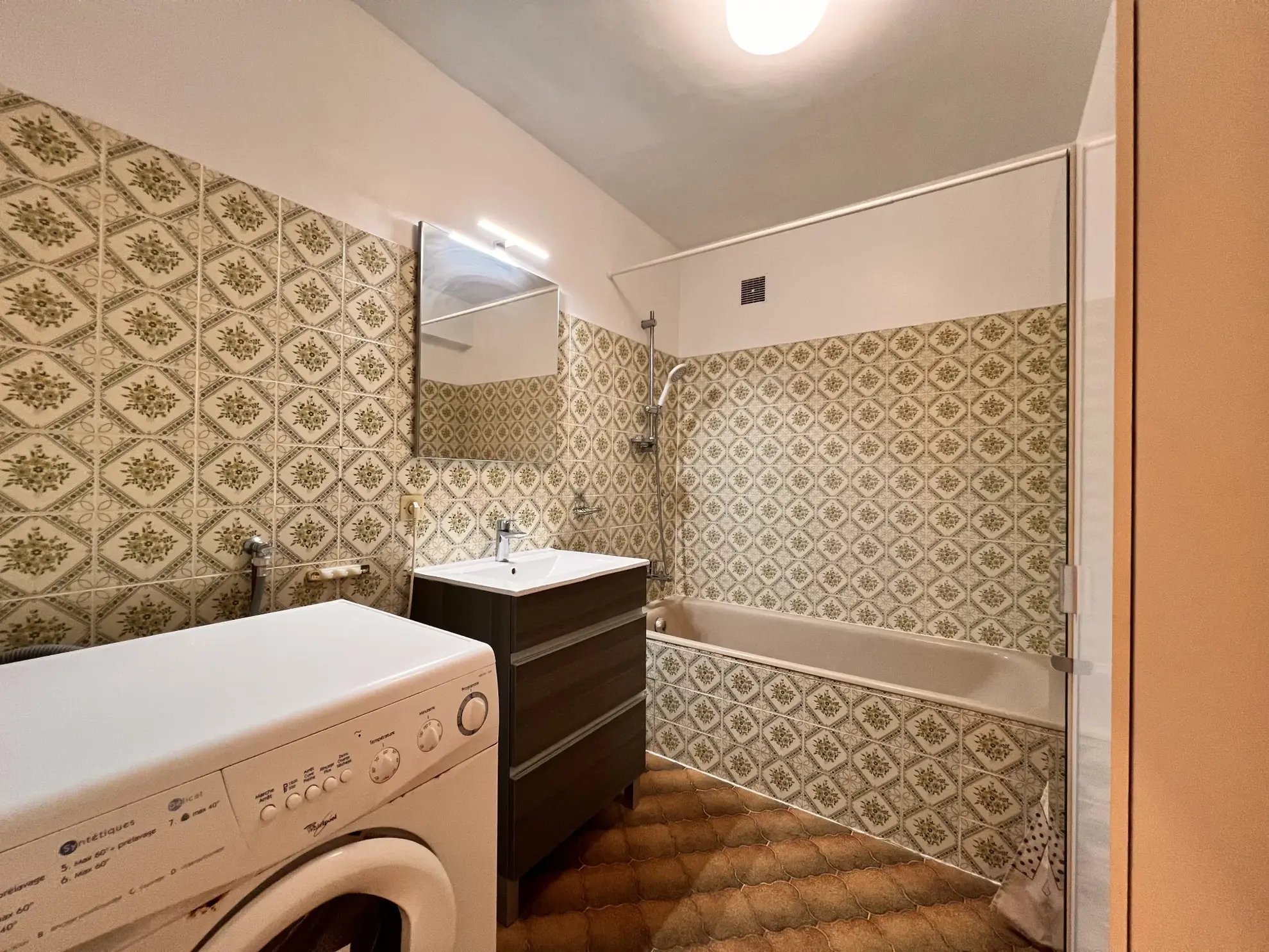 Grand T1 avec vue mer à Théoule-sur-Mer, proche plages et commerces 