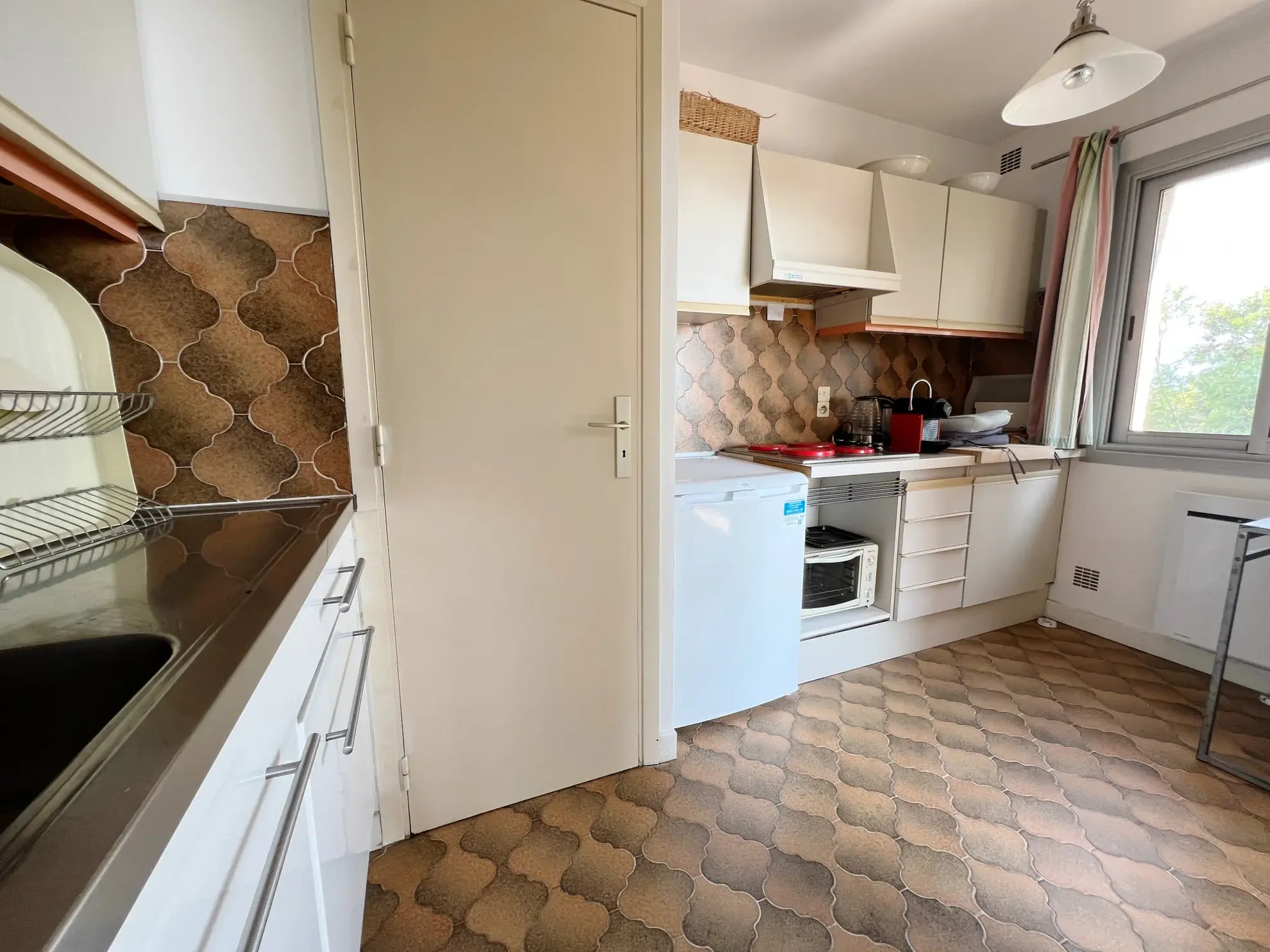 Grand T1 avec vue mer à Théoule-sur-Mer, proche plages et commerces 