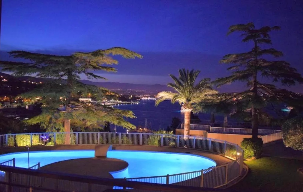 Grand T1 avec vue mer à Théoule-sur-Mer, proche plages et commerces 