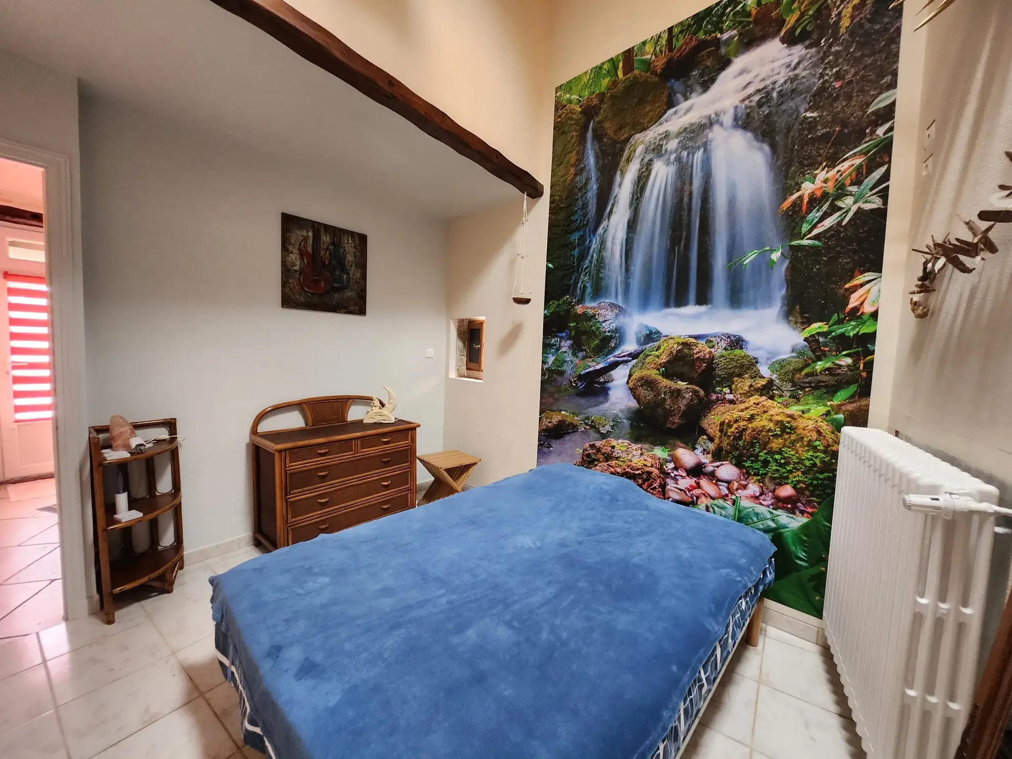 Charmante maison en pierre rénovée avec dépendances à Sainte-Jean-de-Beugné 