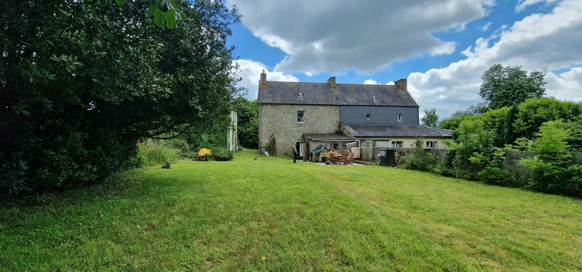 Maison entièrement meublée à vendre à Saint Nicolas du Pélem - 93 m² 