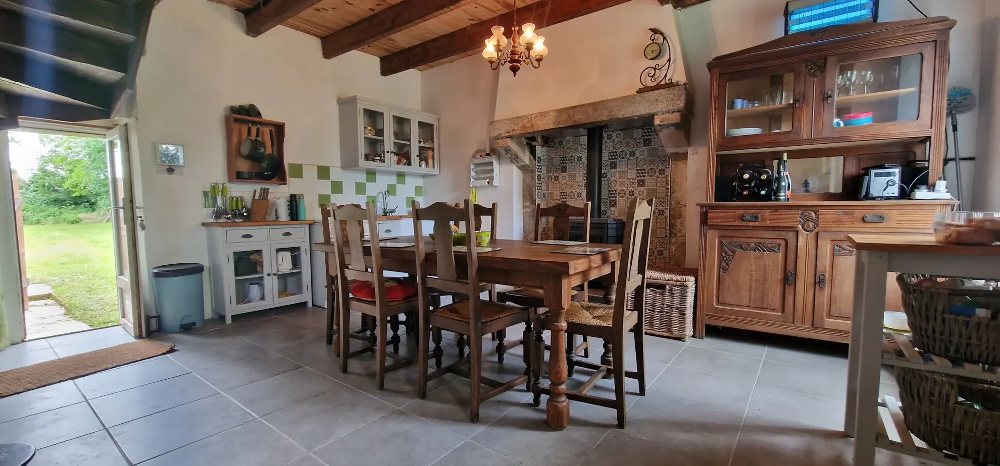 Maison entièrement meublée à vendre à Saint Nicolas du Pélem - 93 m² 