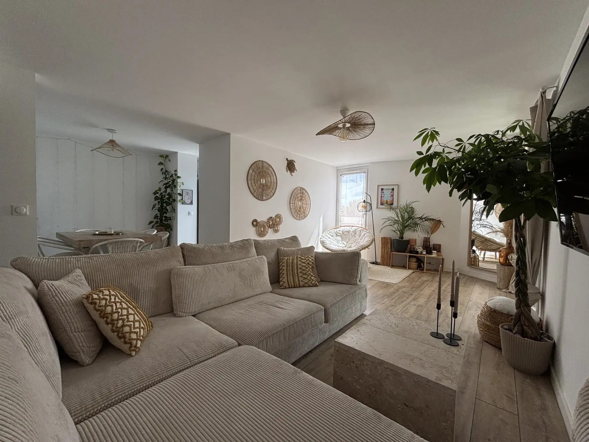 Appartement 3 pièces rénové avec loggia et piscine à Fréjus 