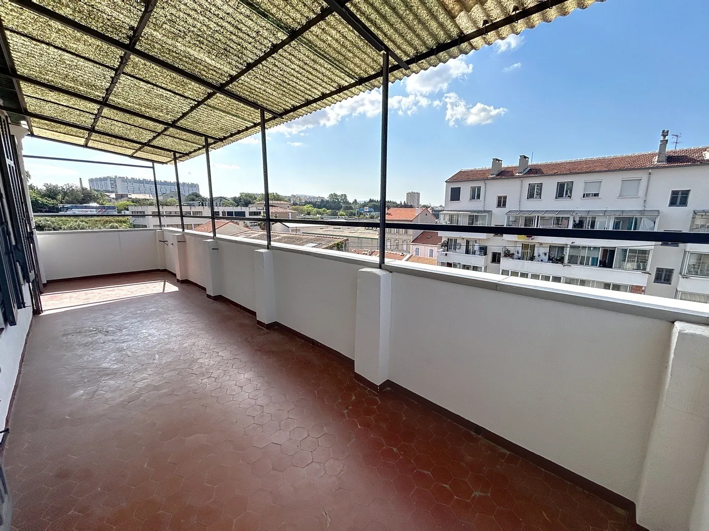 Studio rénové de 33m² à Marseille, idéal investissement locatif 