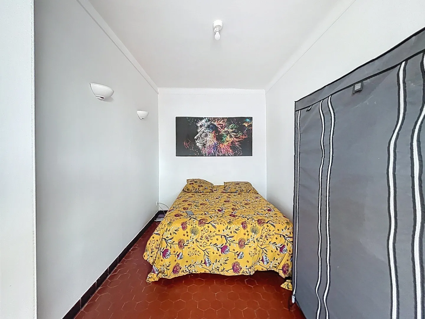 Studio rénové de 33m² à Marseille, idéal investissement locatif 