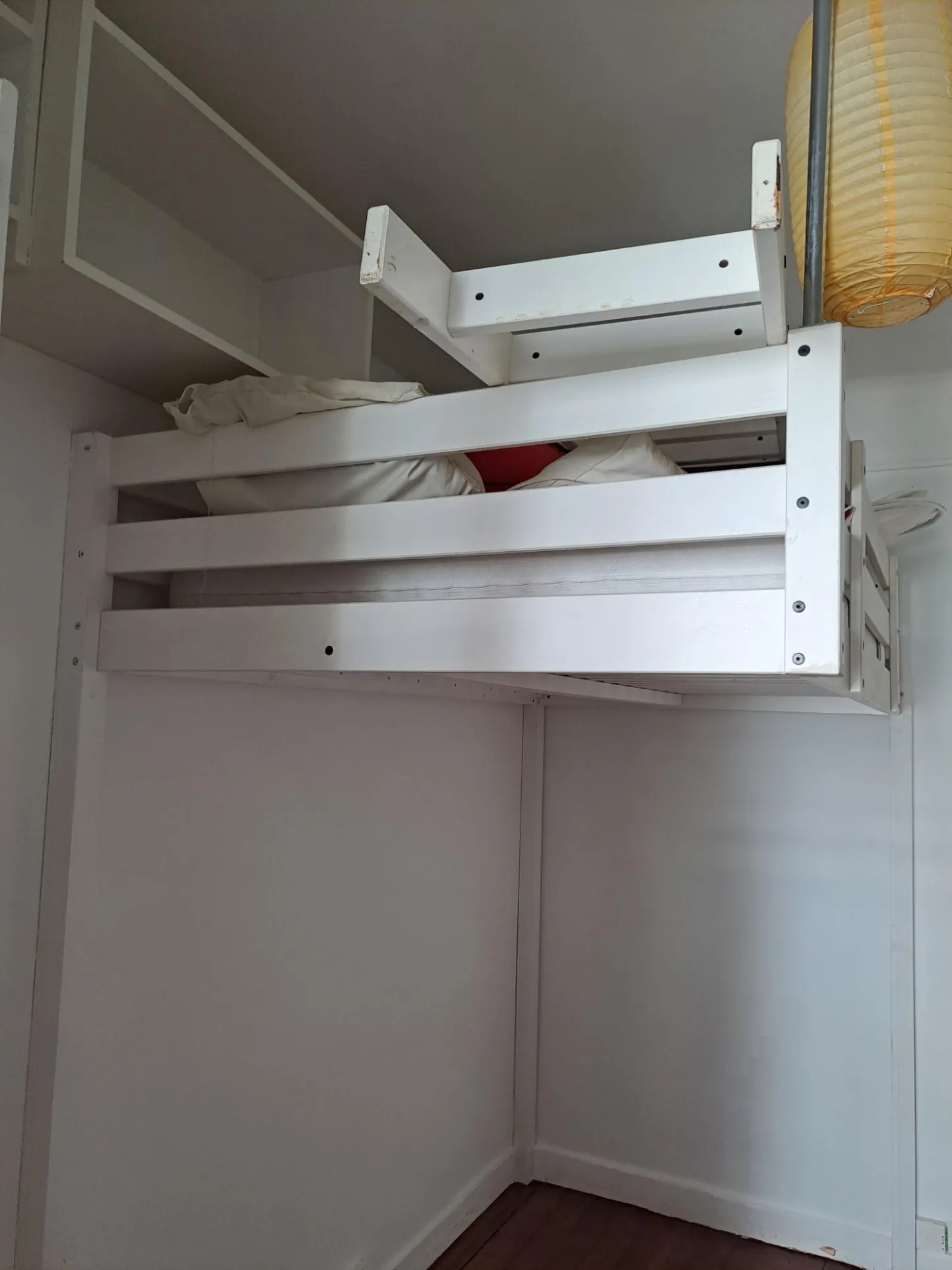 Studio de 11 m² à vendre à Paris 15e, emplacement idéal proche métros et commerces 