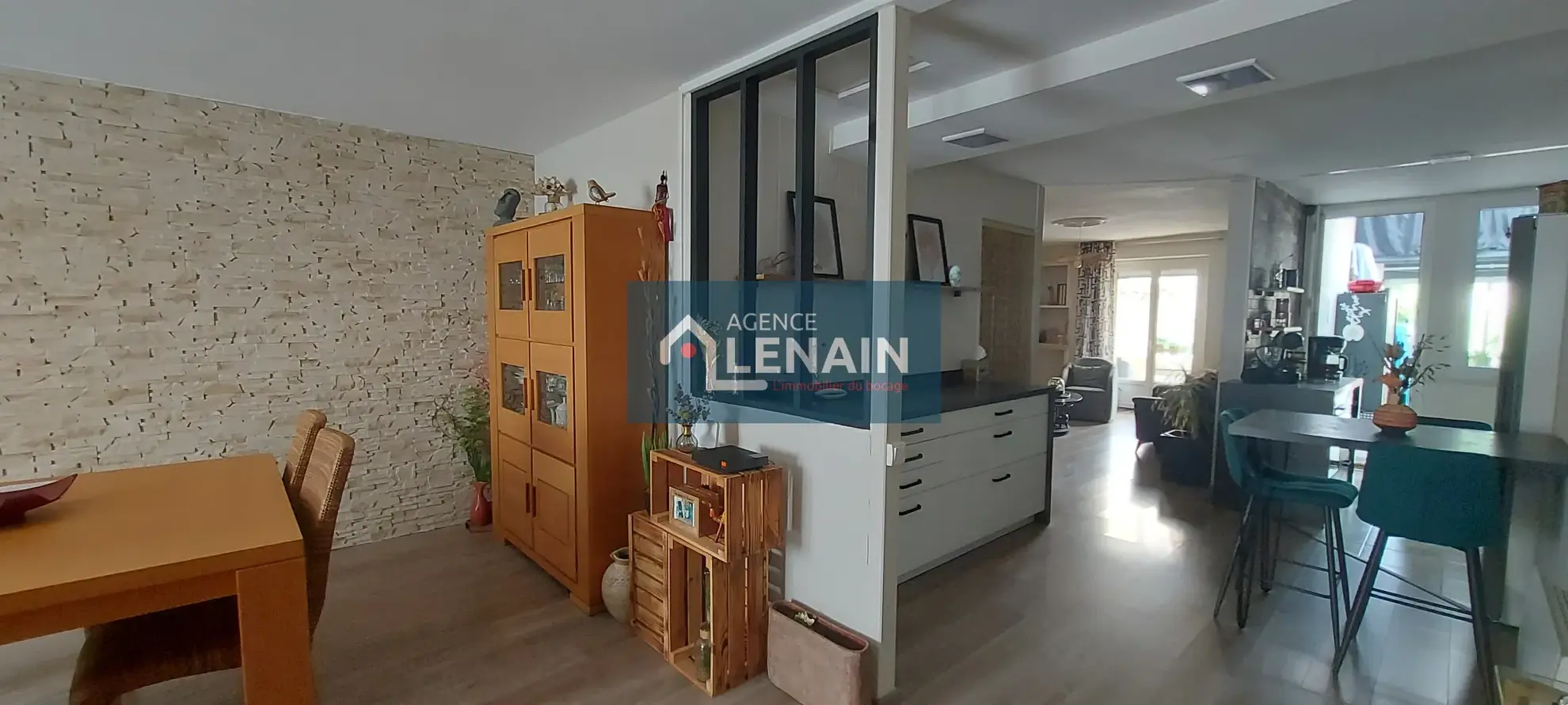 Maison à vendre de 113 m² à Mouchamps avec terrasse et garage 