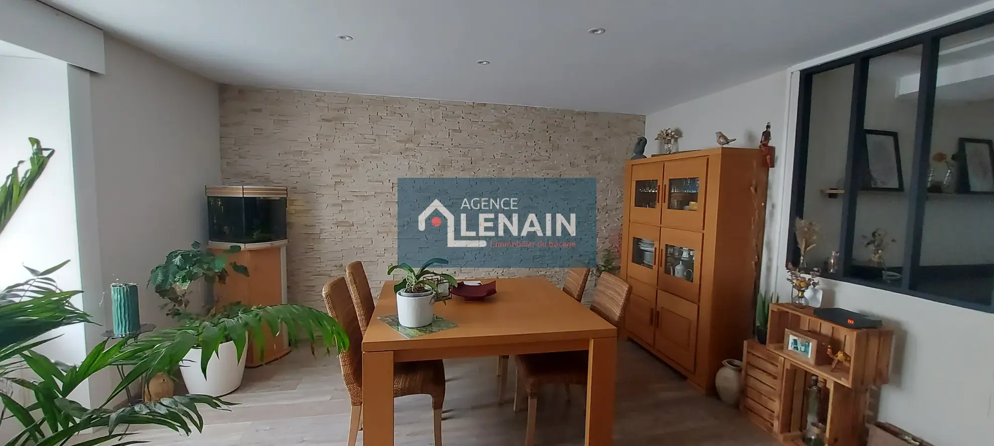 Maison à vendre de 113 m² à Mouchamps avec terrasse et garage 