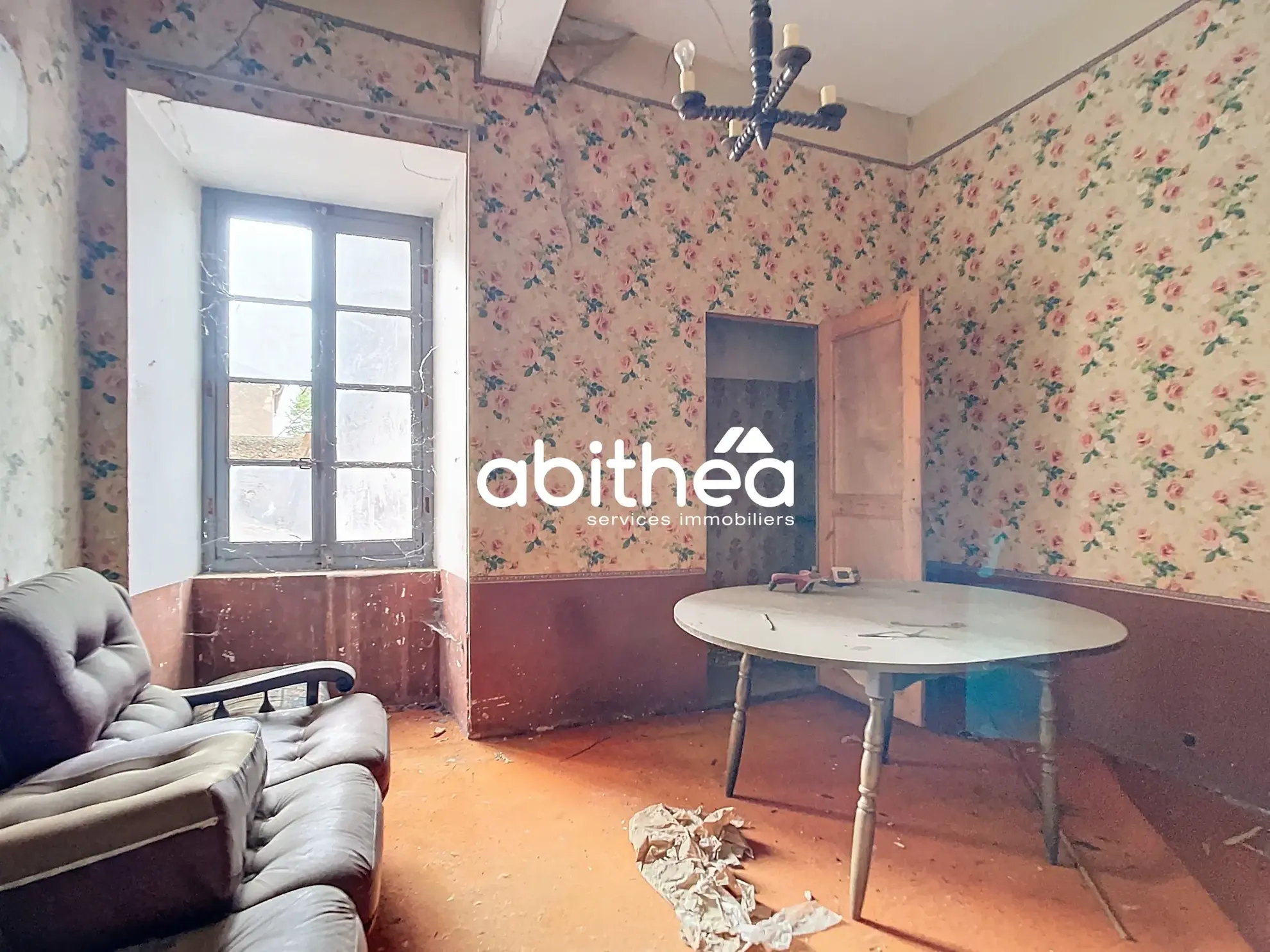 Bâtisse historique à rénover avec dépendance à Cruzy dans l'Hérault 