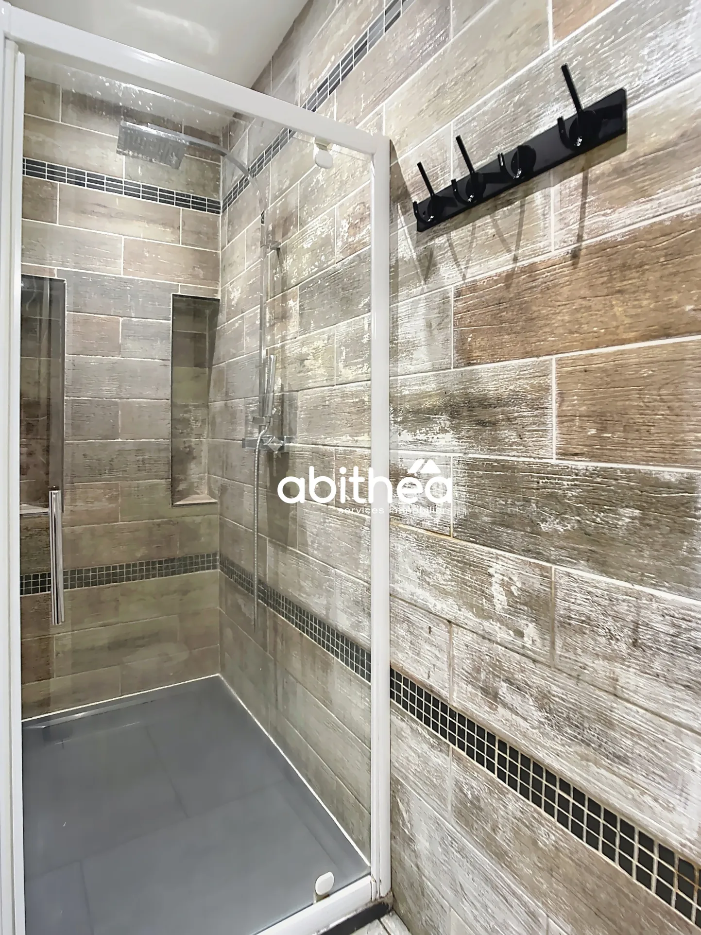 Bâtisse historique à rénover avec dépendance à Cruzy dans l'Hérault 