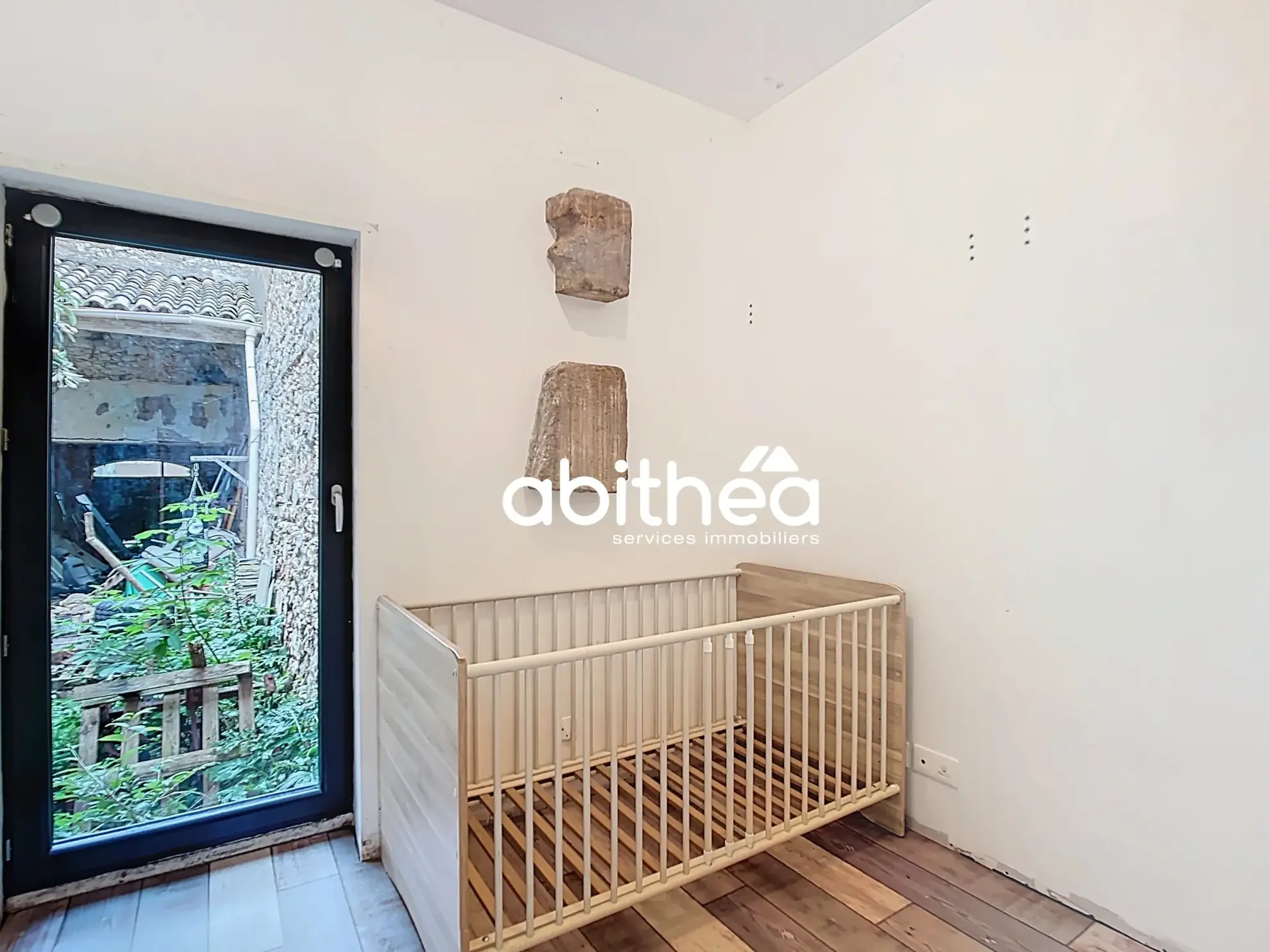 Bâtisse historique à rénover avec dépendance à Cruzy dans l'Hérault 