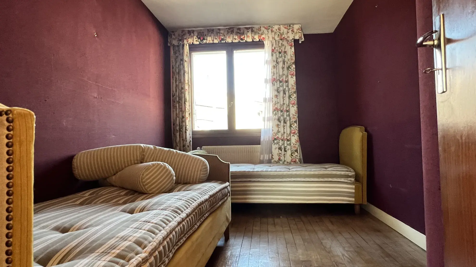 Appartement lumineux avec terrasse au dernier étage au cœur d'Avallon 