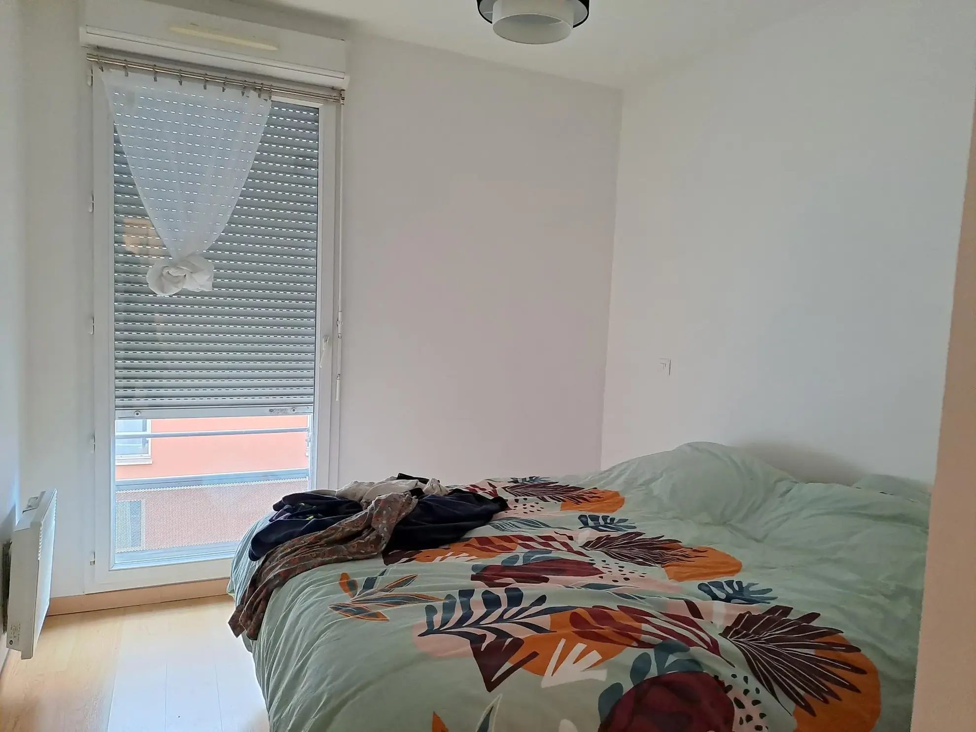 Appartement 2 pièces en excellent état à Villejuif avec balcon et box 