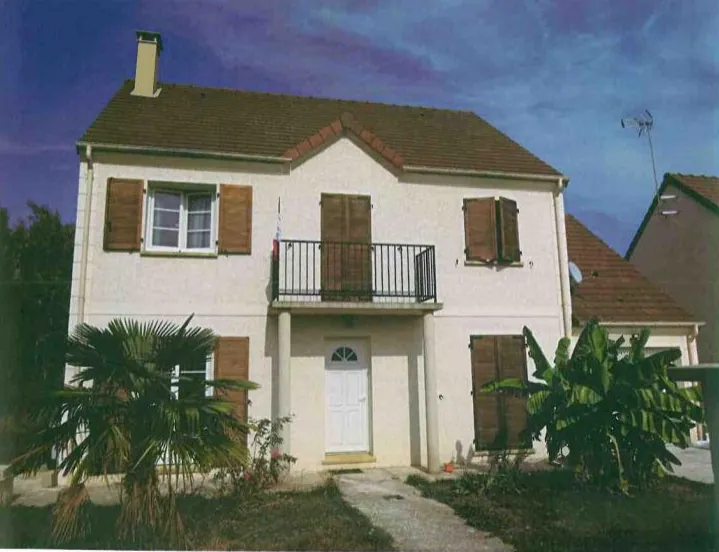 Maison T5 à vendre à Crèvecoeur-En-Brie à partir de 35 000 euros