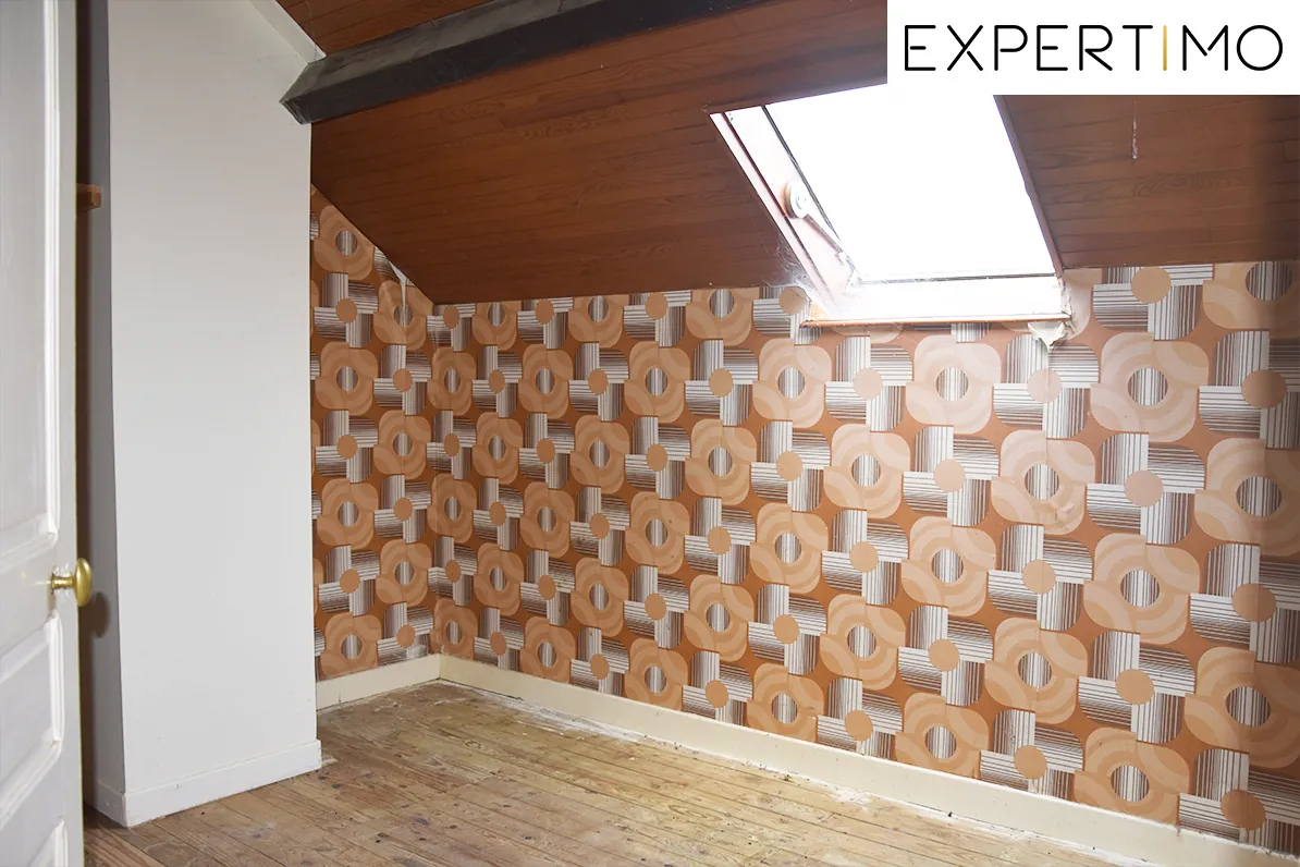 Maison spacieuse de 230 m² à rénover sur terrain de 3923 m² à Teilhet 