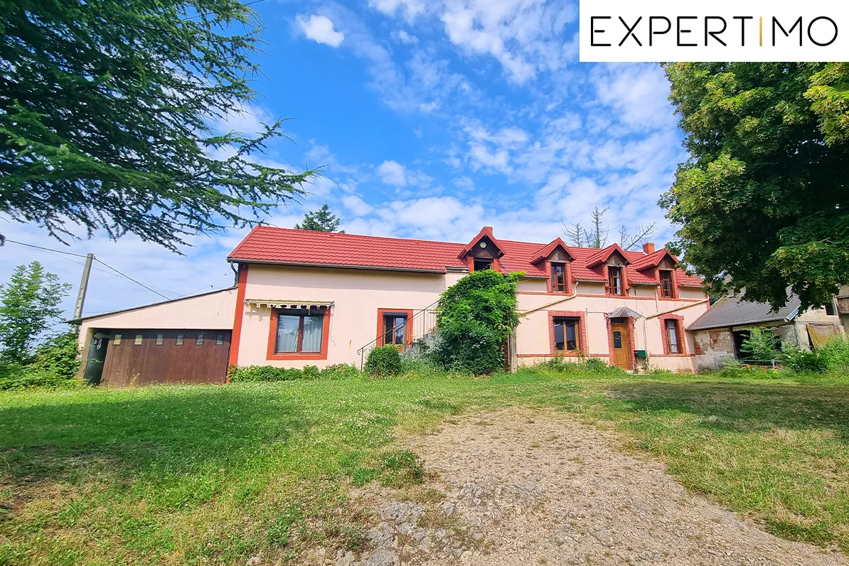 Maison spacieuse de 230 m² à rénover sur terrain de 3923 m² à Teilhet