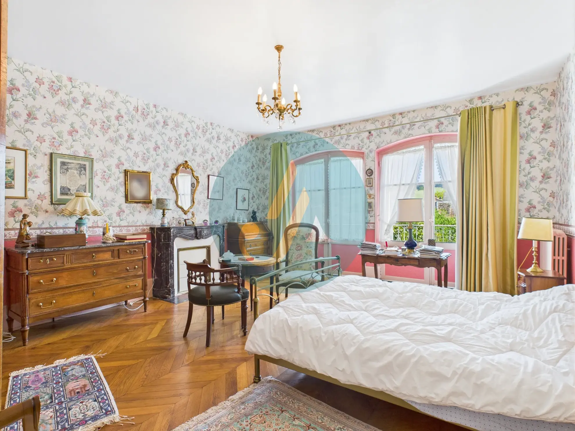 Charmante maison de maître de 168,75 m² avec terrain clos et grandes surfaces à Prémery 