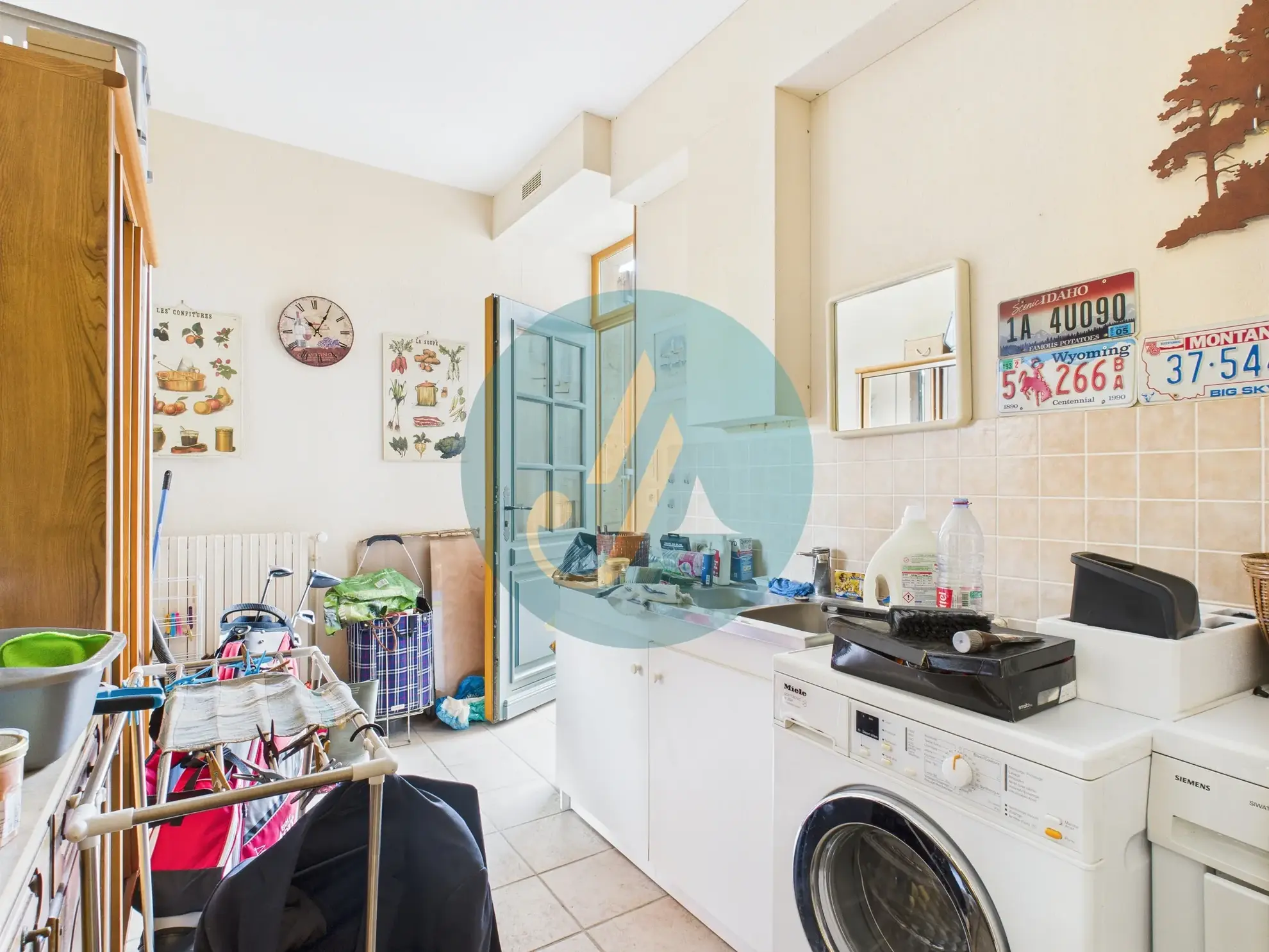 Charmante maison de maître de 168,75 m² avec terrain clos et grandes surfaces à Prémery 