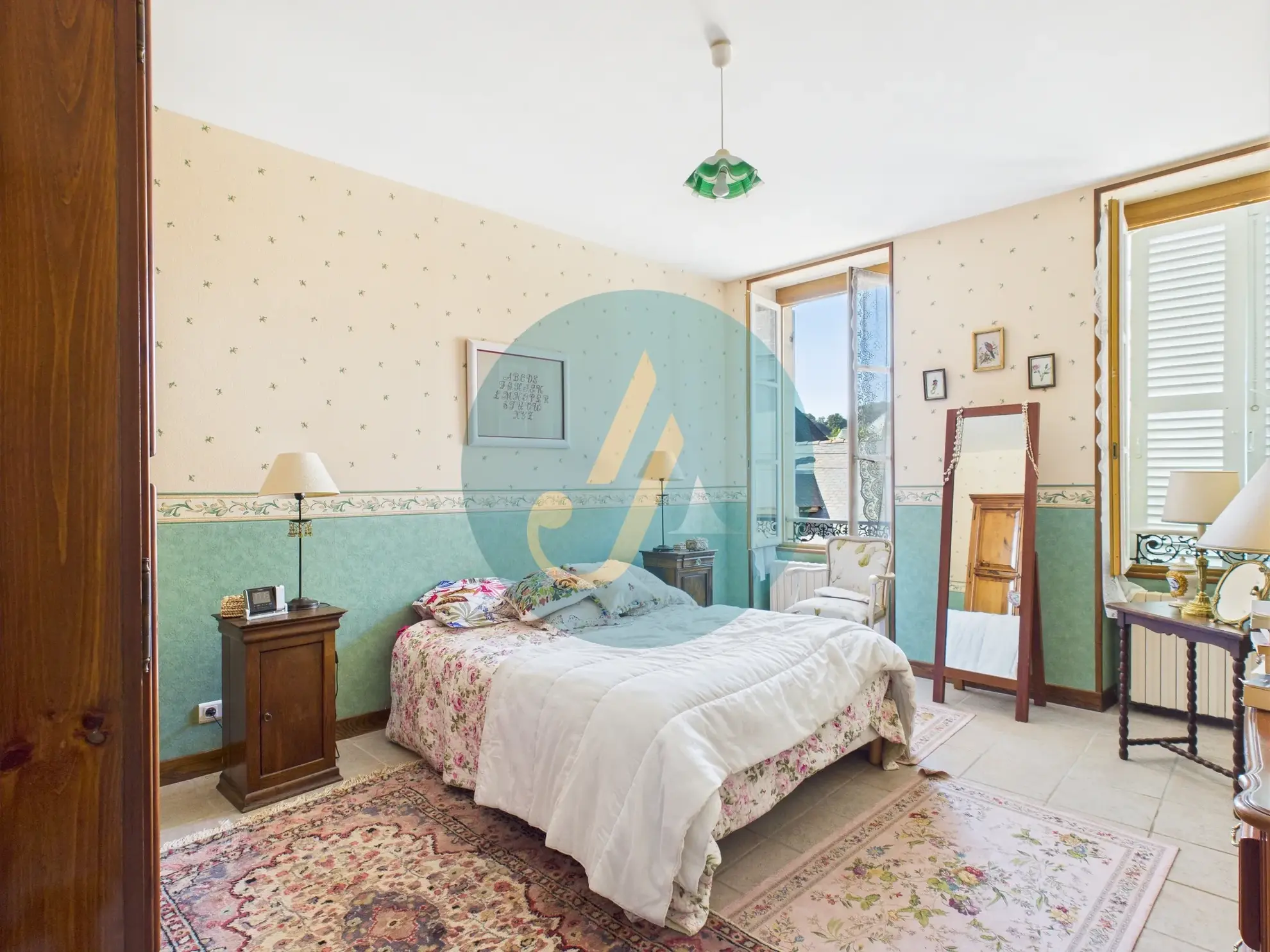 Charmante maison de maître de 168,75 m² avec terrain clos et grandes surfaces à Prémery 