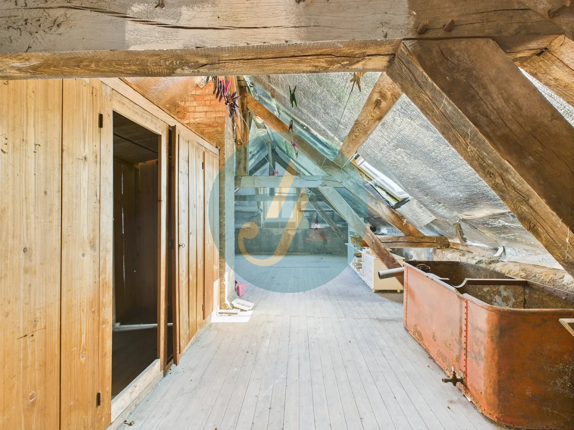 Charmante maison de maître de 168,75 m² avec terrain clos et grandes surfaces à Prémery 