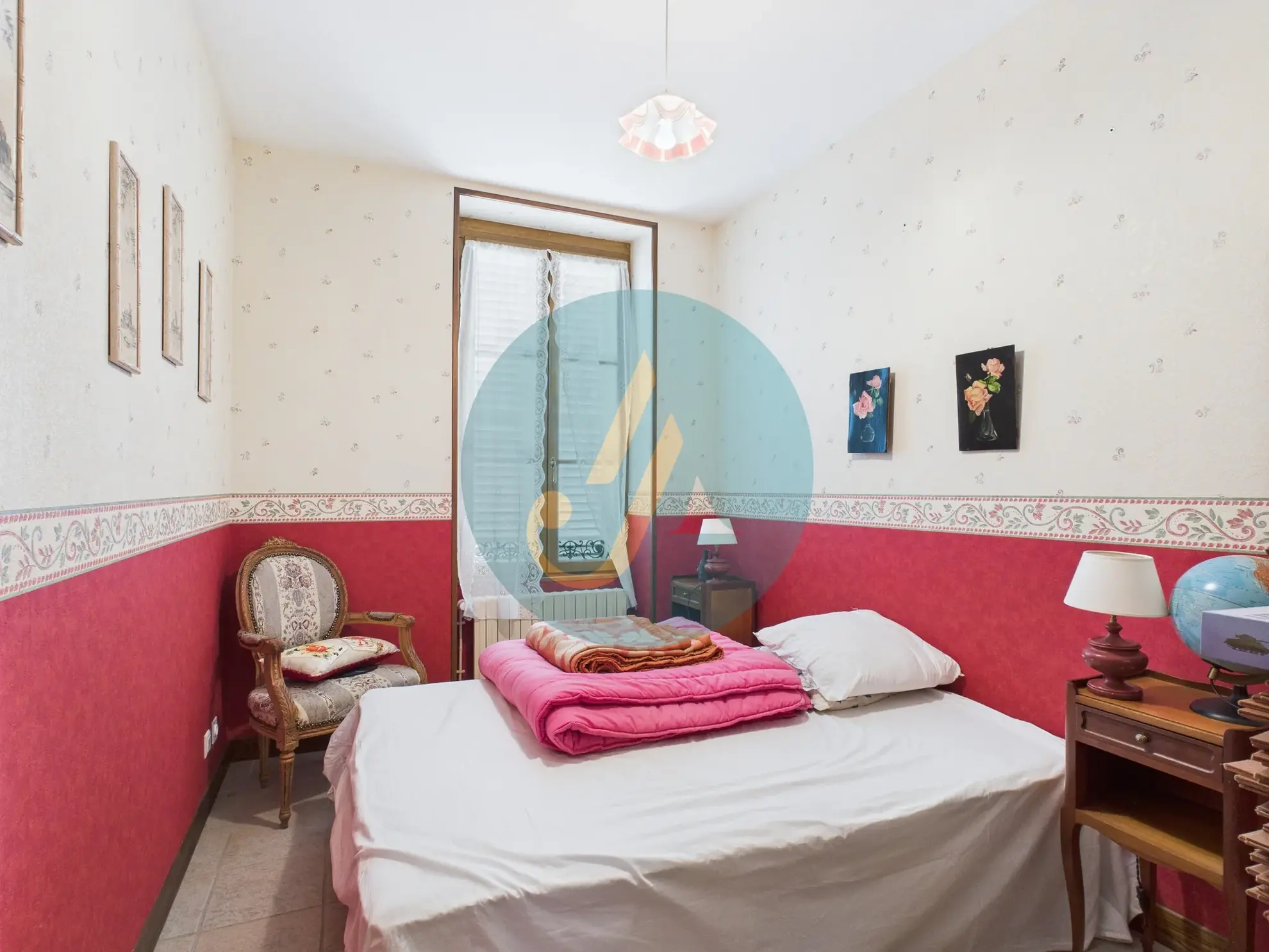 Charmante maison de maître de 168,75 m² avec terrain clos et grandes surfaces à Prémery 