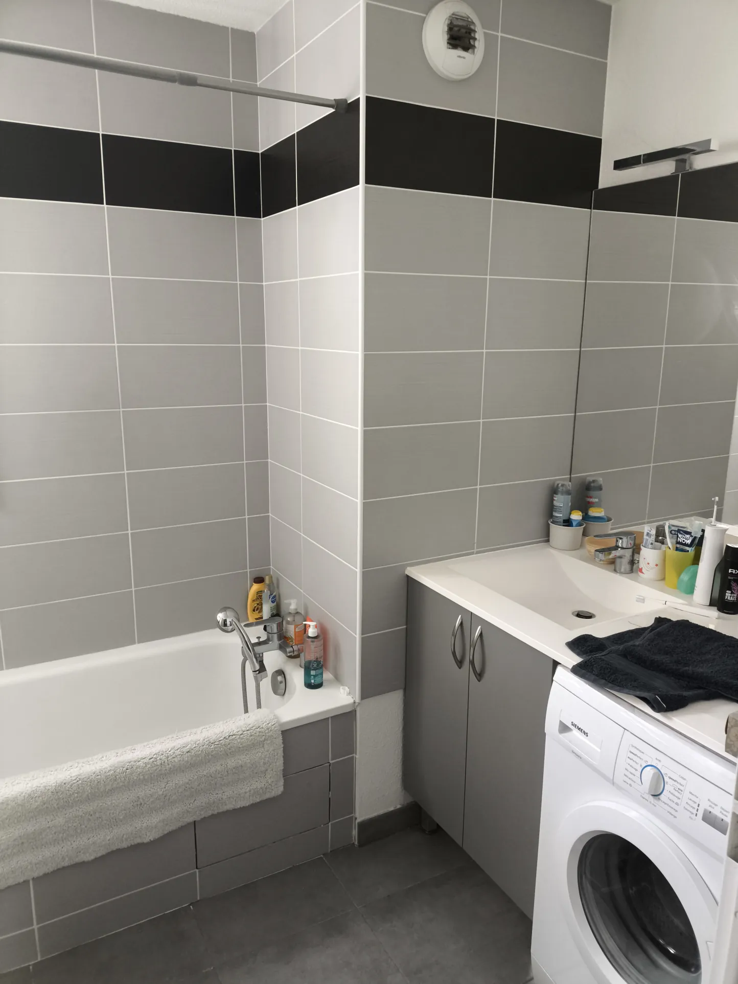 Appartement T3 avec terrasse et deux parkings à Tournefeuille - Investissement Locatif 