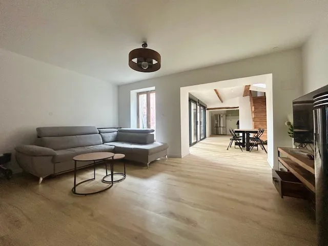 Maison ancienne rénovée de 119 m² à Marcoussis avec cour et potentiel élevé