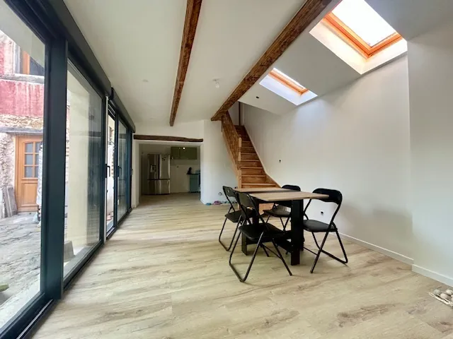 Maison ancienne rénovée de 119 m² à Marcoussis avec cour et potentiel élevé 